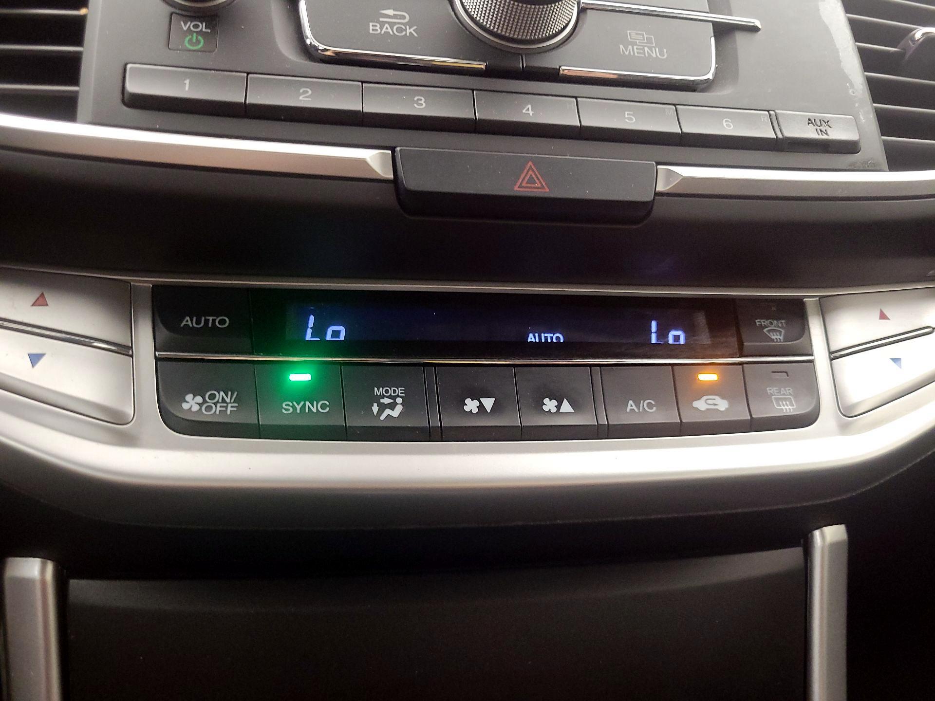 Thumbnail: 2015 Honda Accord - 16