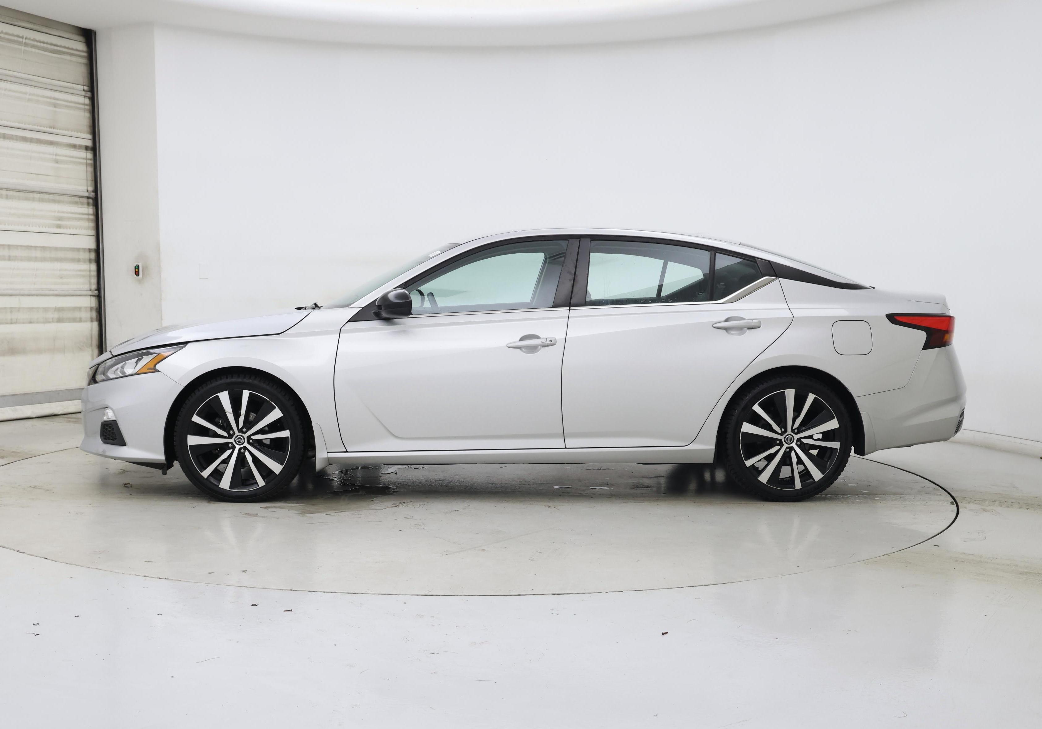 Thumbnail: 2020 Nissan Altima - 3