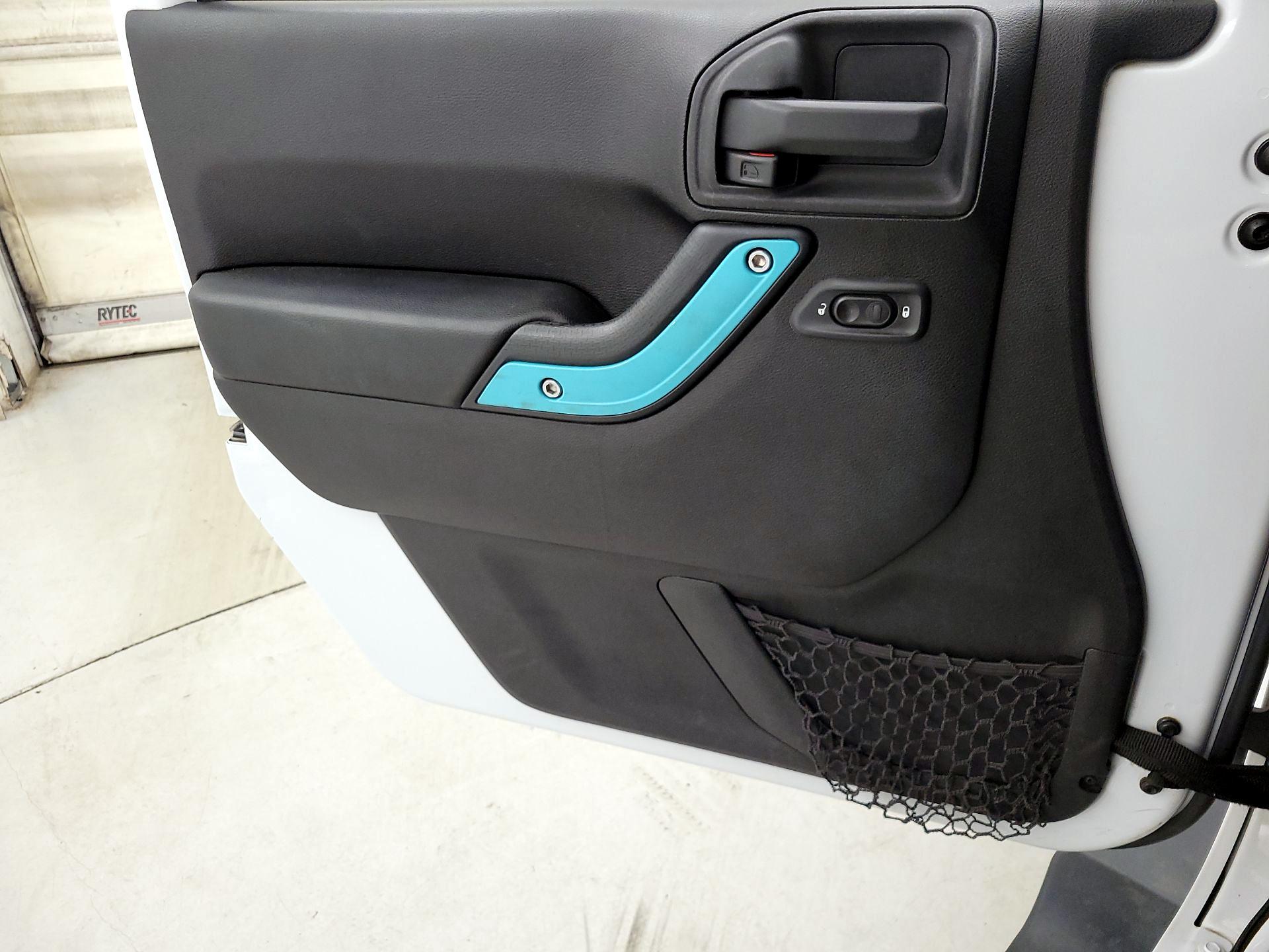Thumbnail: 2015 Jeep Wrangler - 12