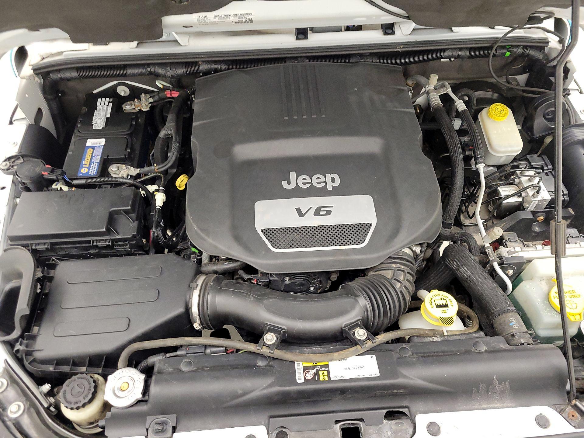 Thumbnail: 2015 Jeep Wrangler - 19