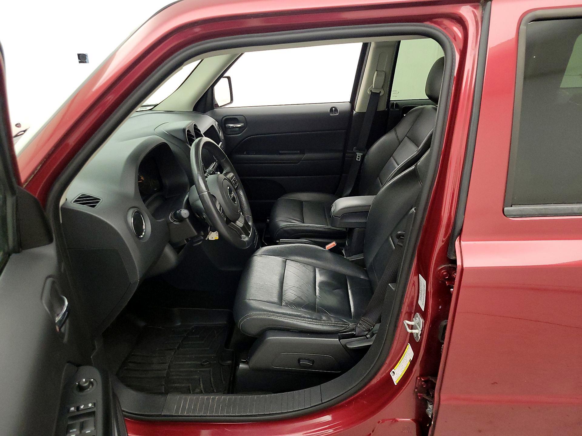 Thumbnail: 2016 Jeep Patriot - 11