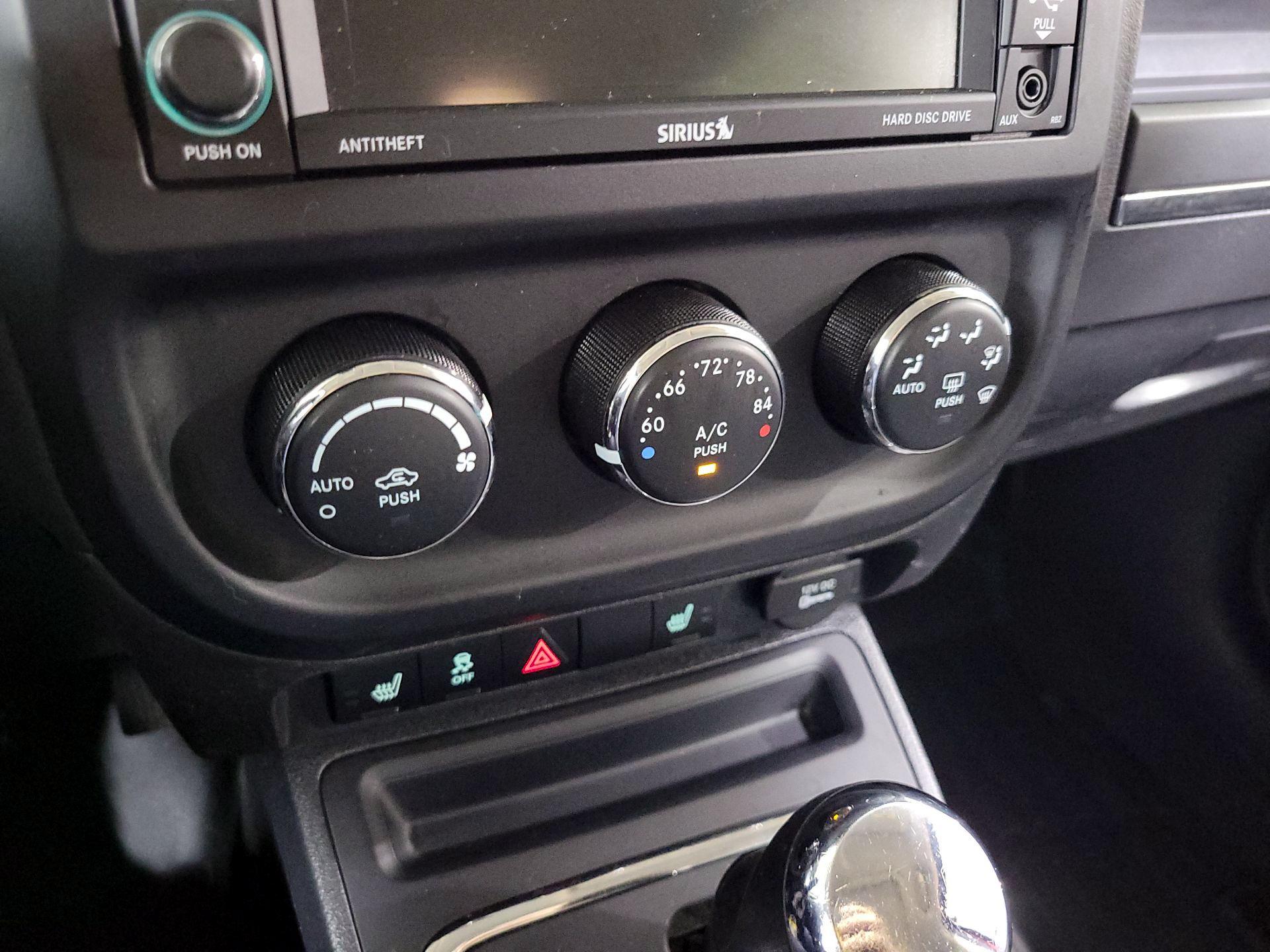 Thumbnail: 2016 Jeep Patriot - 15