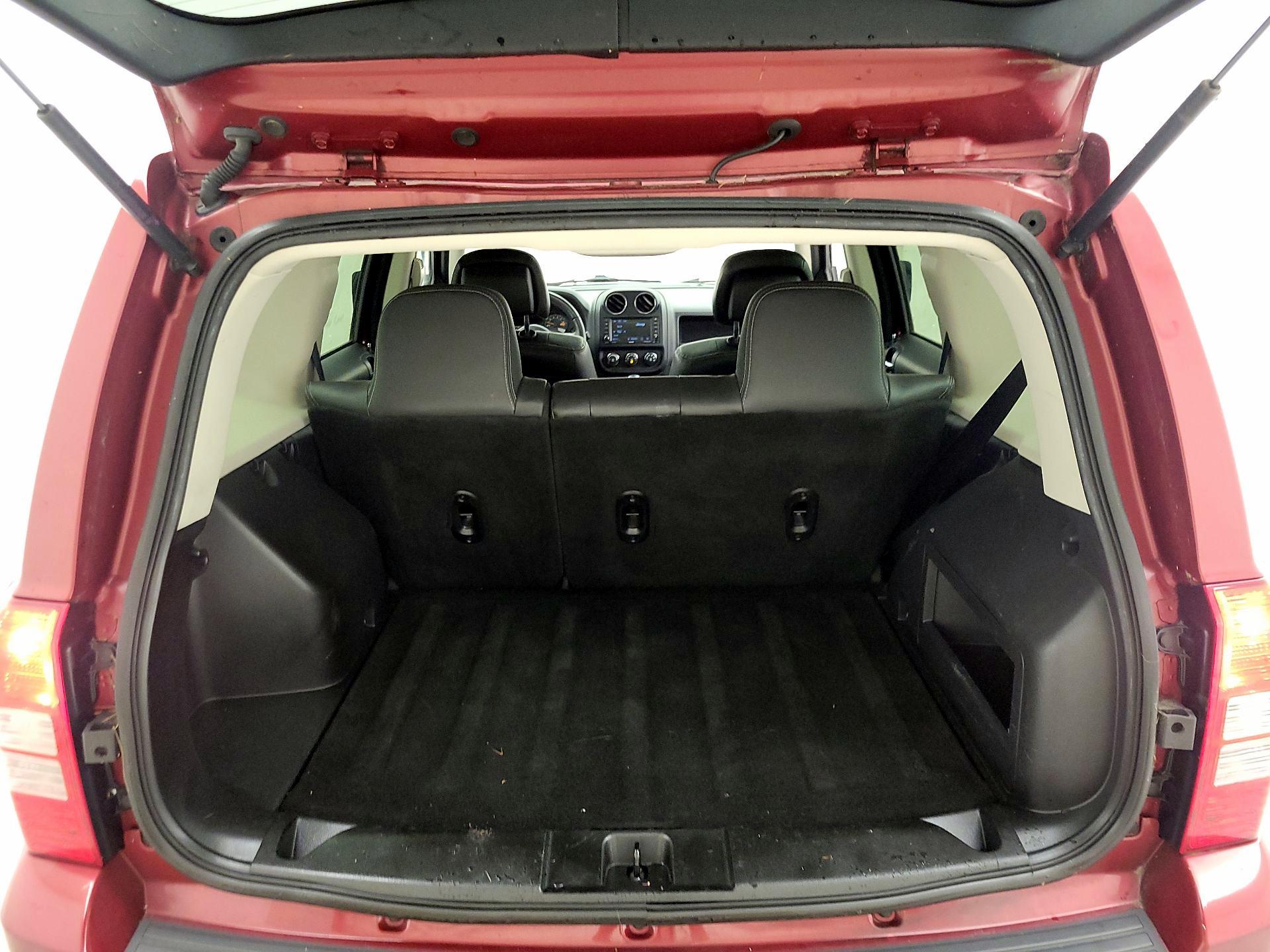 Thumbnail: 2016 Jeep Patriot - 18