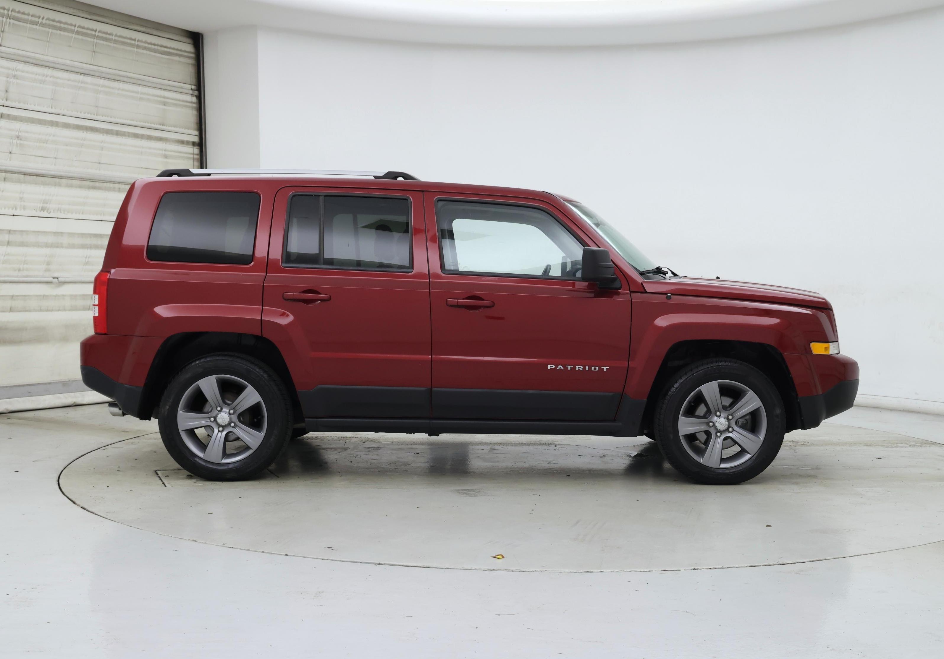 Thumbnail: 2016 Jeep Patriot - 7