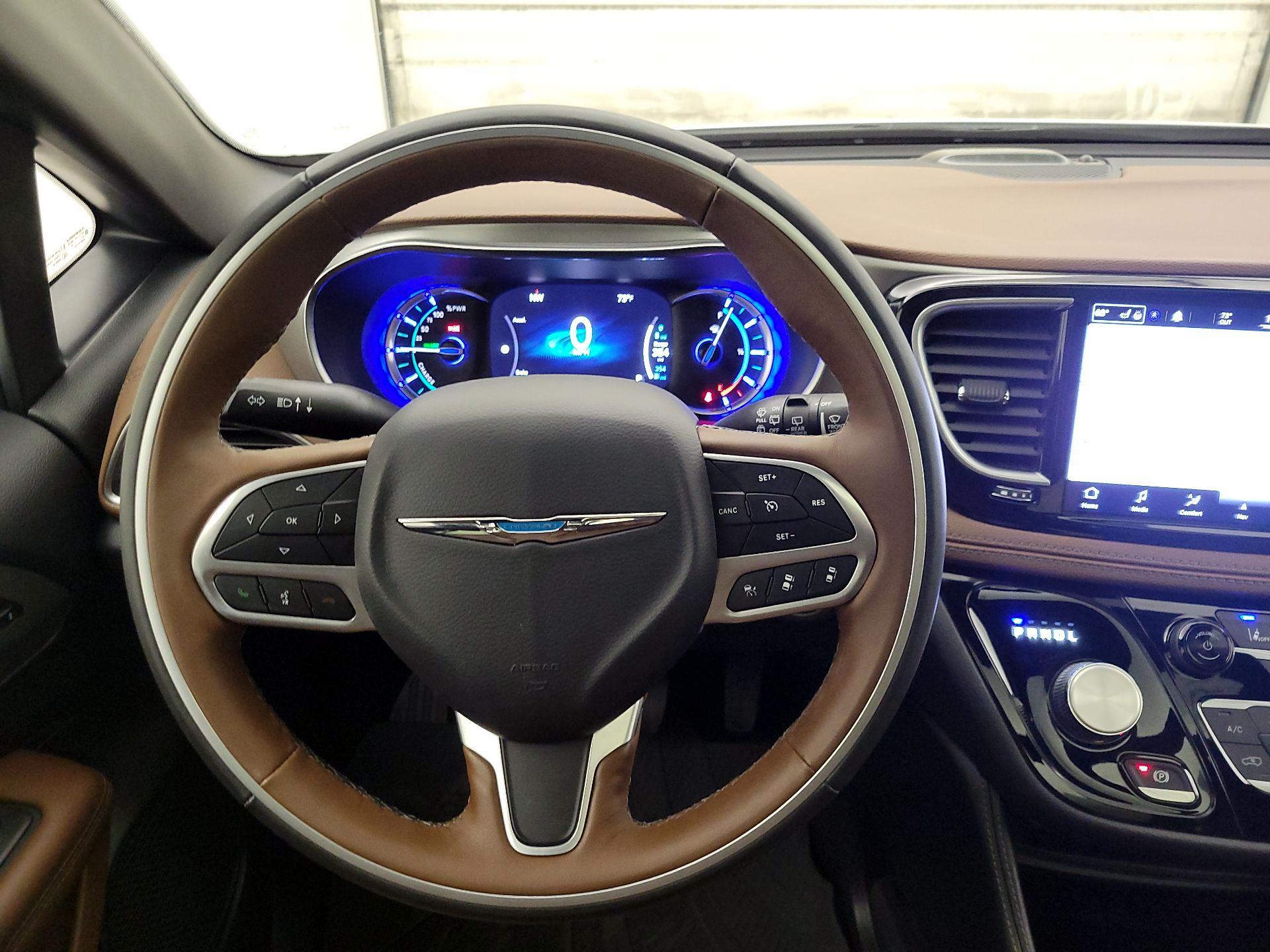 Thumbnail: 2021 Chrysler Pacifica - 10