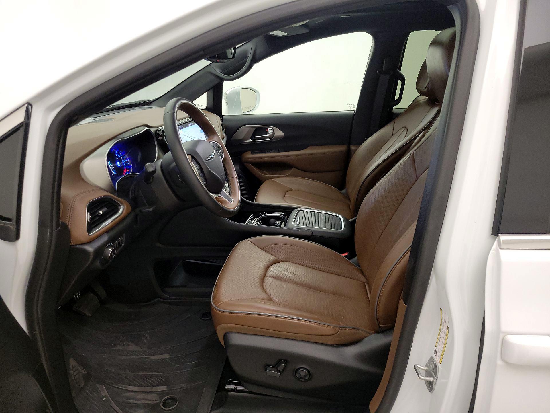 Thumbnail: 2021 Chrysler Pacifica - 11