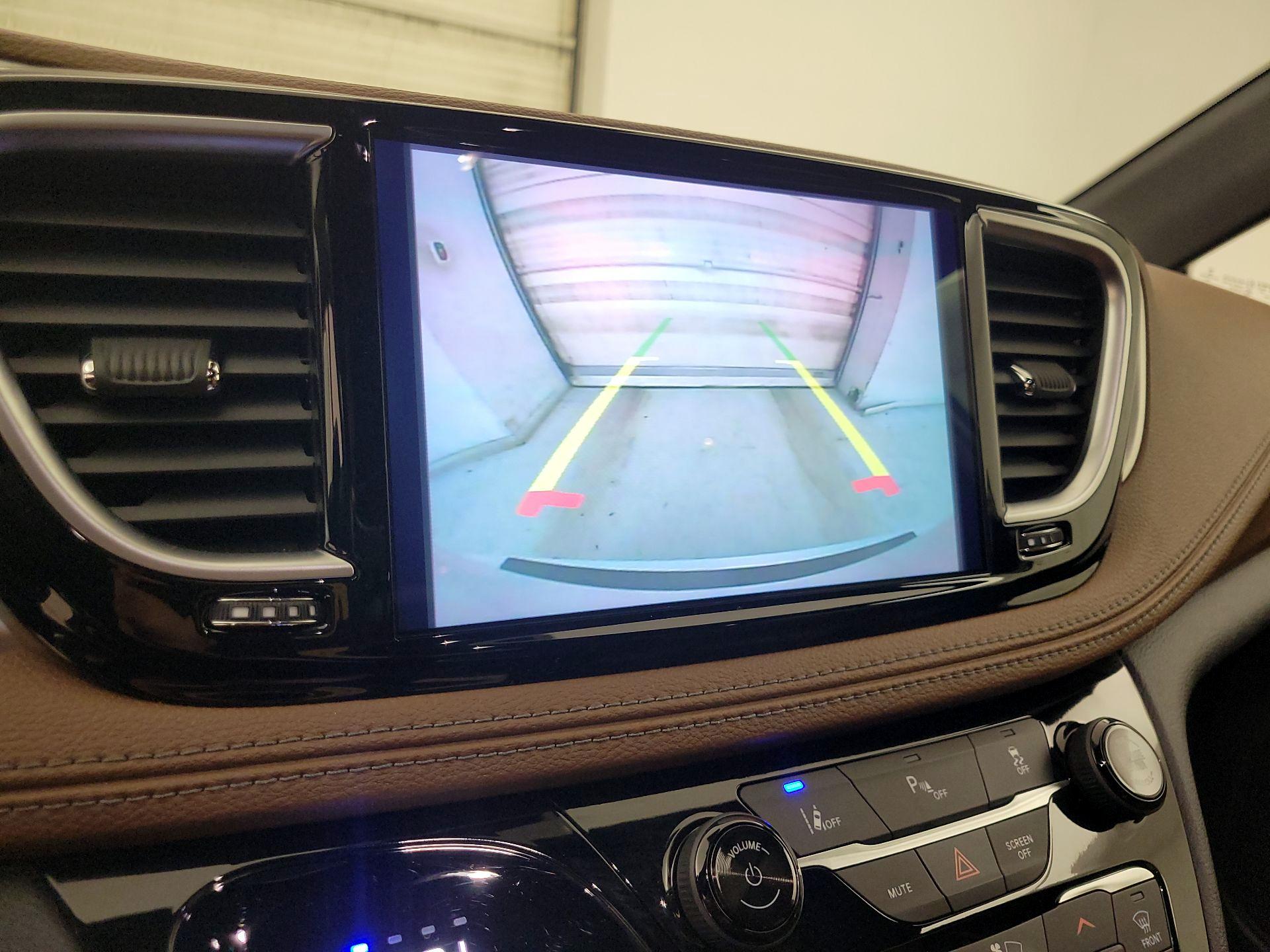 Thumbnail: 2021 Chrysler Pacifica - 15