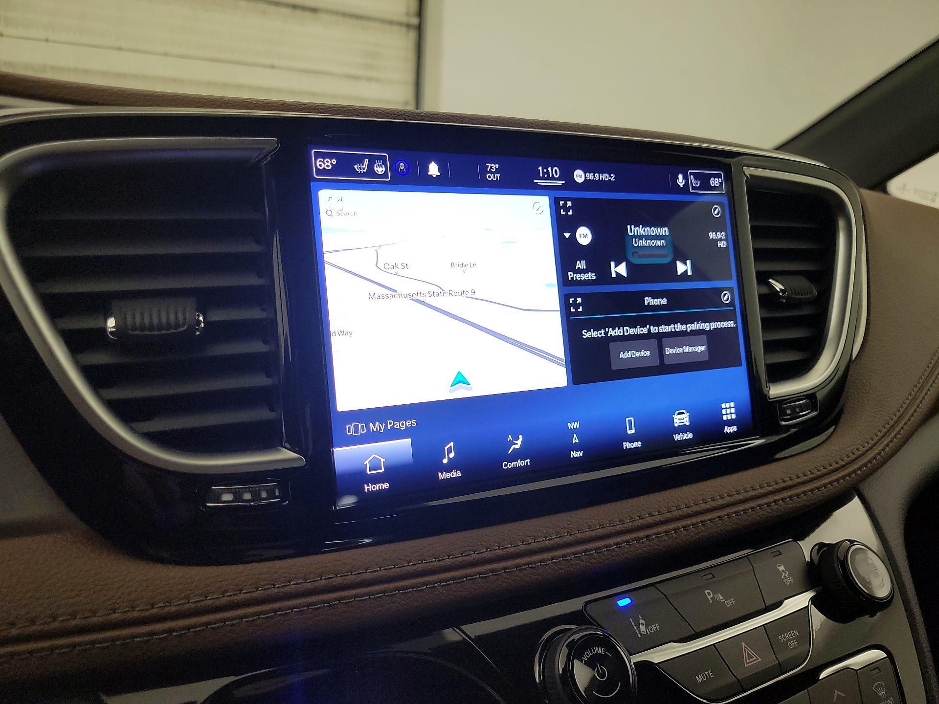 Thumbnail: 2021 Chrysler Pacifica - 16