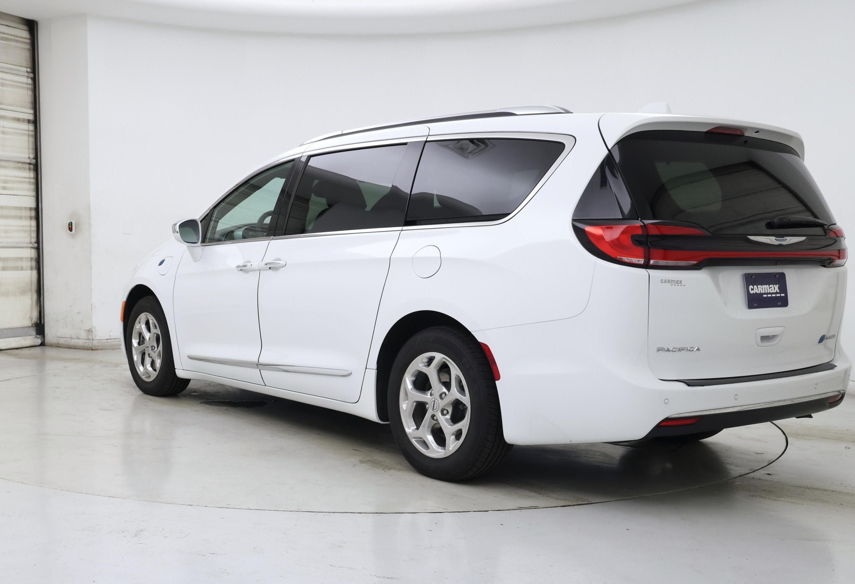 Thumbnail: 2021 Chrysler Pacifica - 2