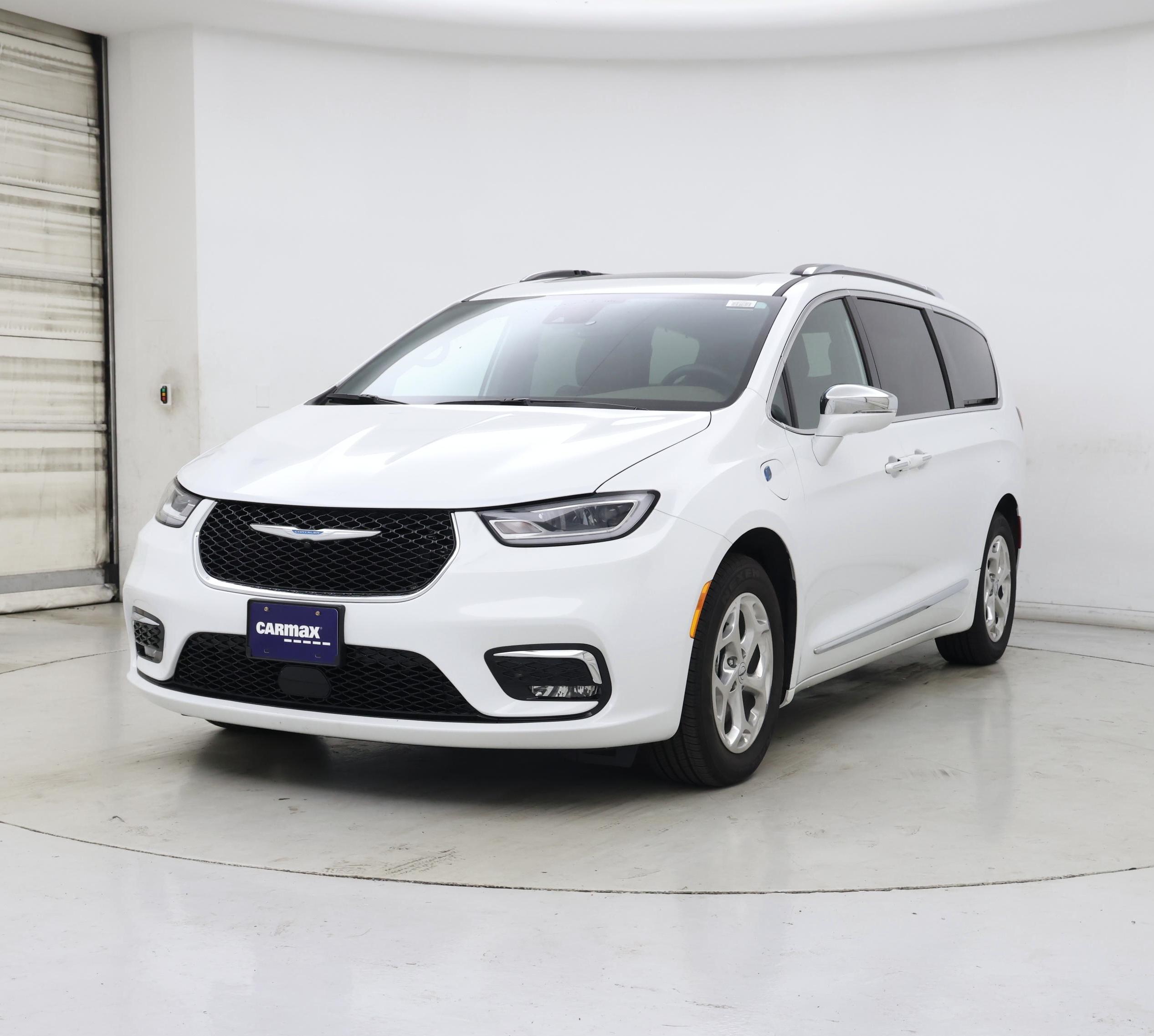 Thumbnail: 2021 Chrysler Pacifica - 4