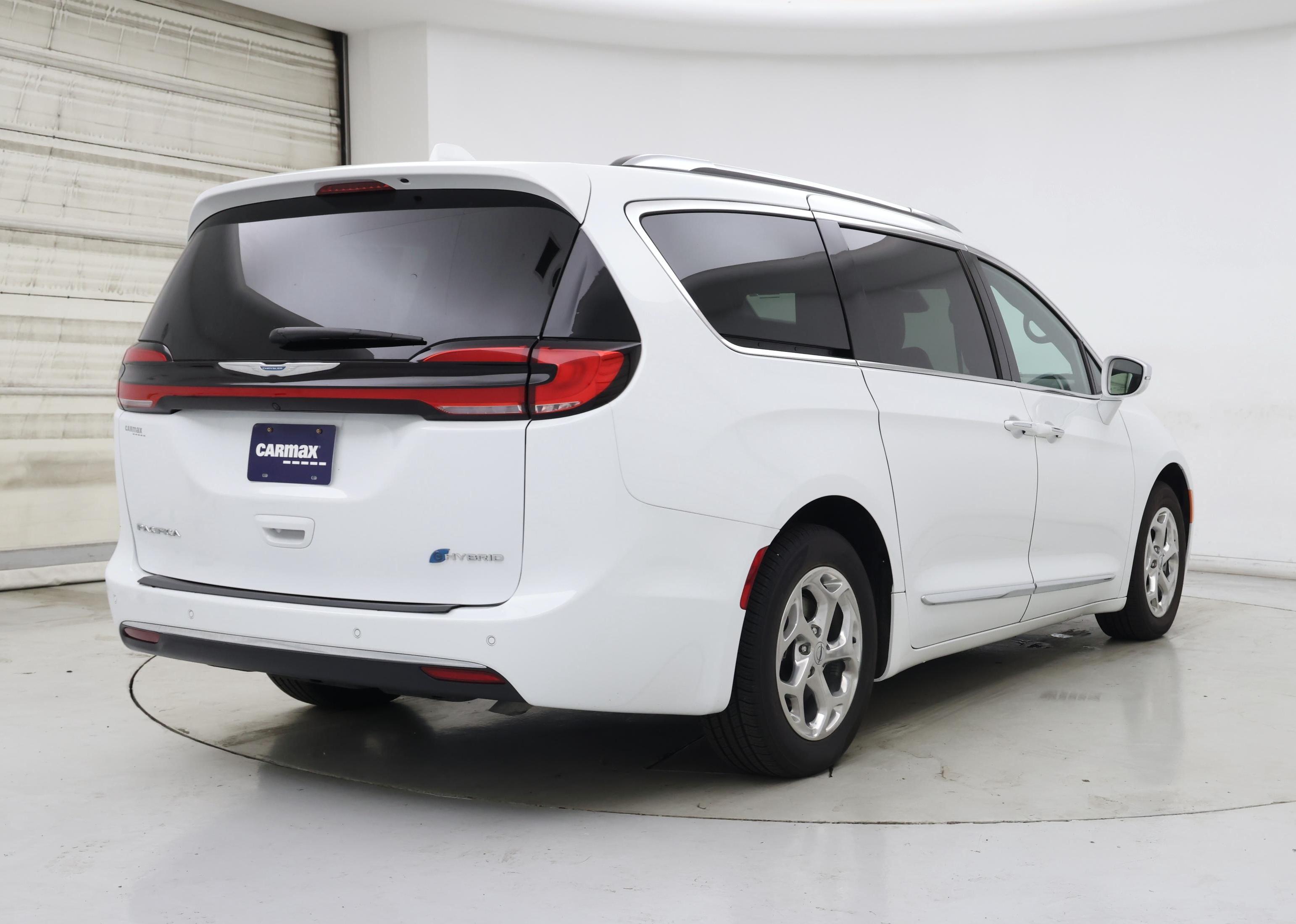 Thumbnail: 2021 Chrysler Pacifica - 8