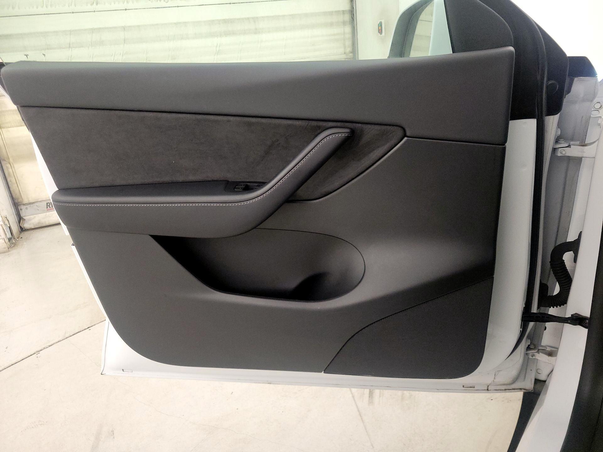 Thumbnail: 2022 Tesla Model Y - 12