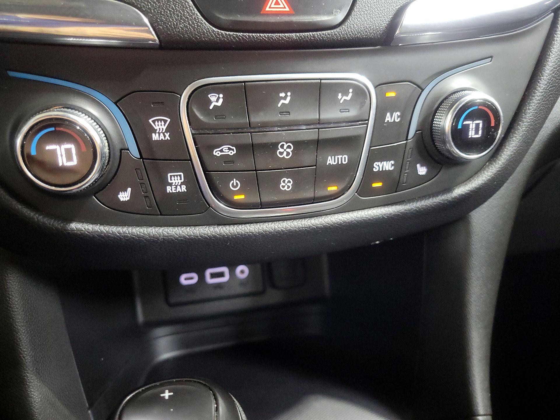 Thumbnail: 2020 Chevrolet Equinox - 16
