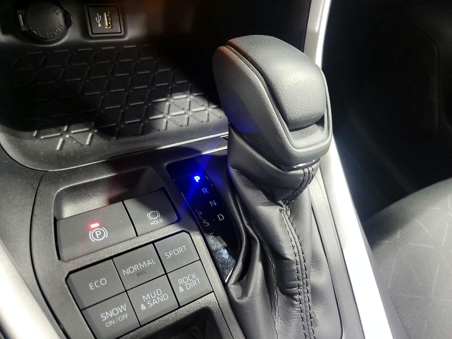 Thumbnail: 2024 Toyota RAV4 - 17