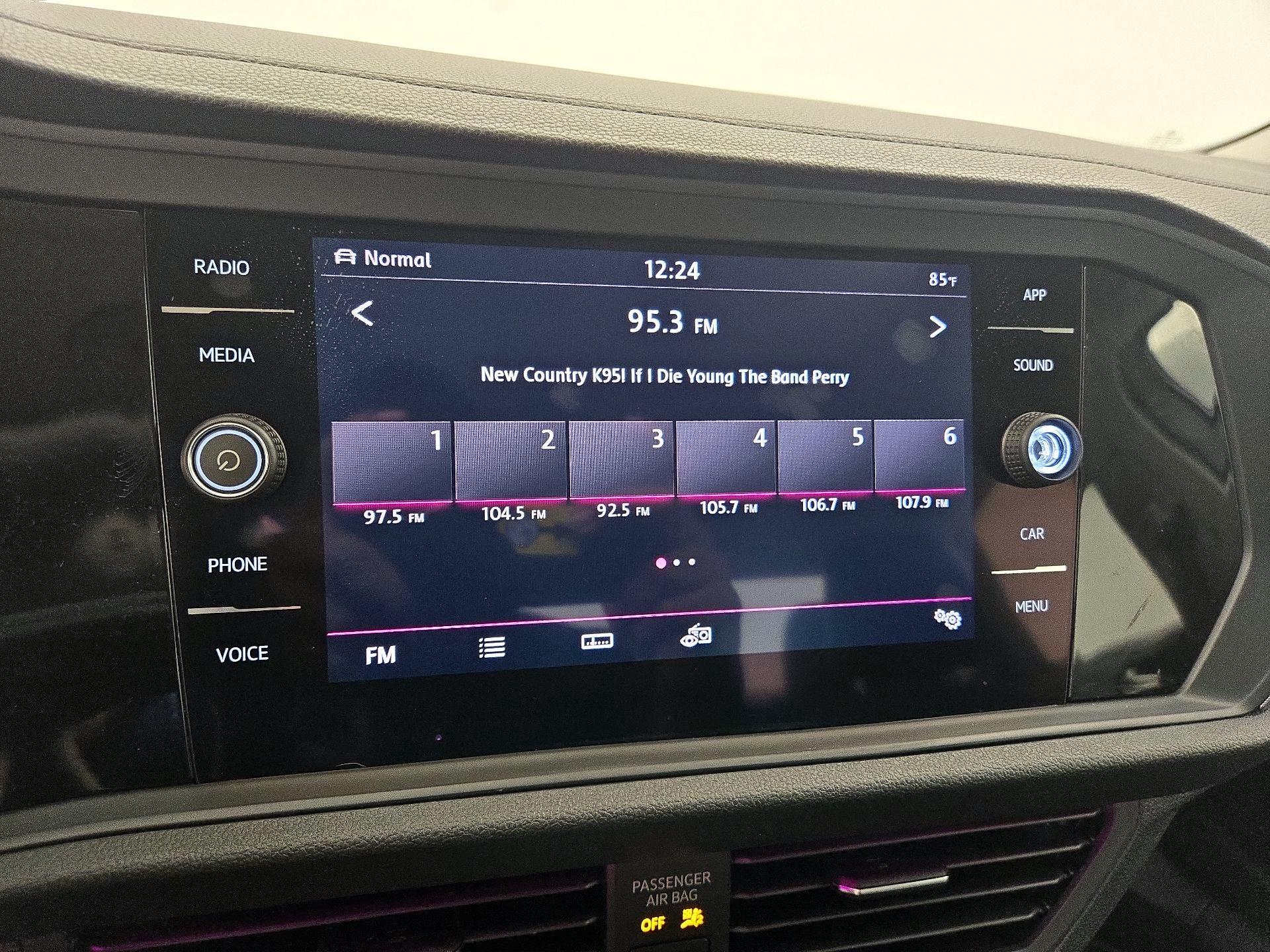 Thumbnail: 2019 Volkswagen Jetta - 15
