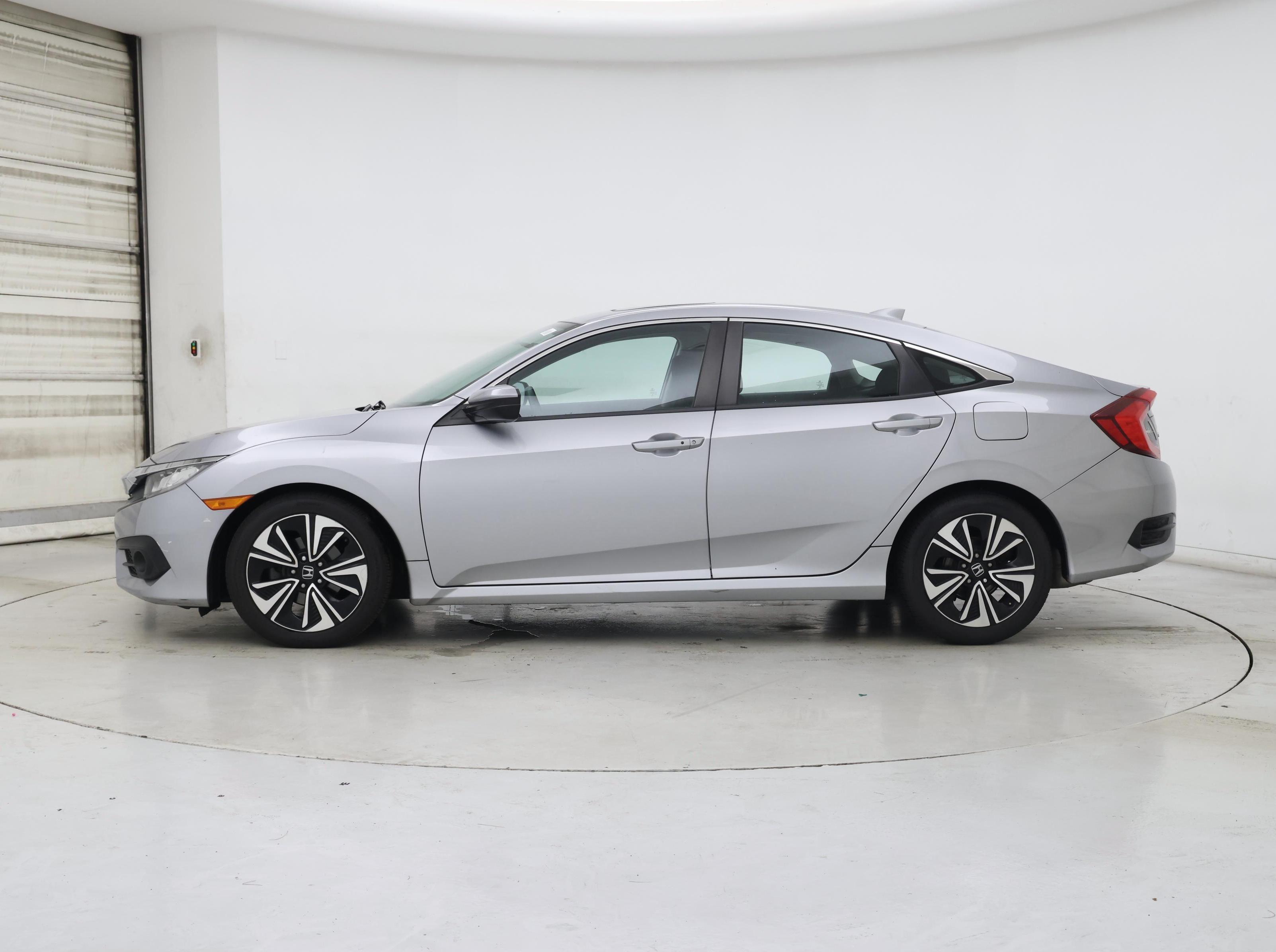 Thumbnail: 2016 Honda Civic - 3
