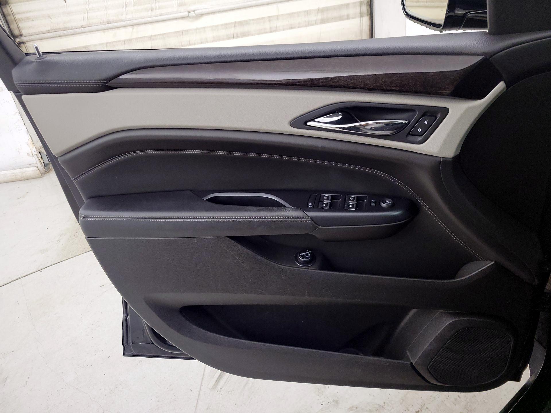 Thumbnail: 2014 Cadillac SRX - 12