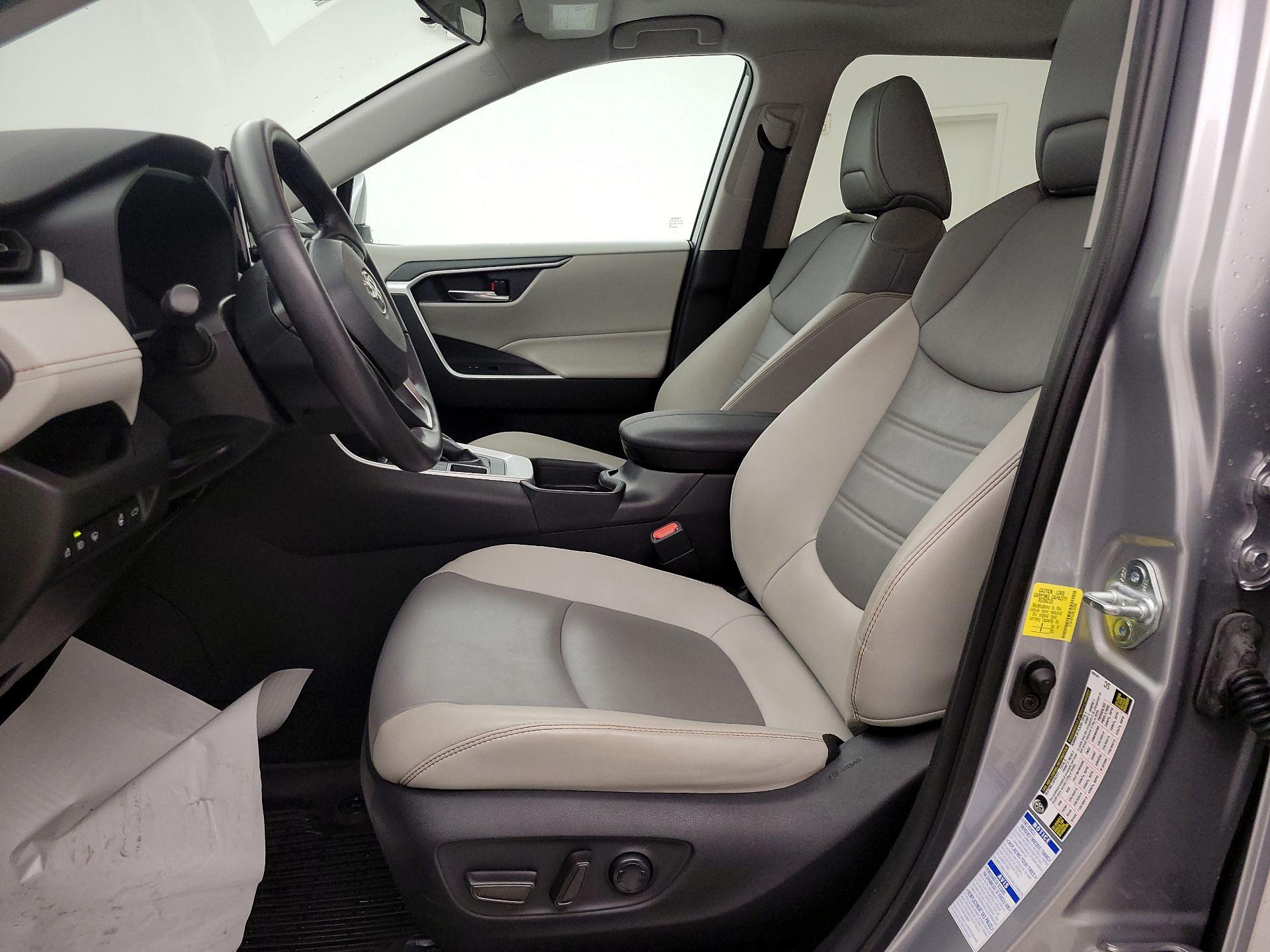 Thumbnail: 2021 Toyota RAV4 - 11