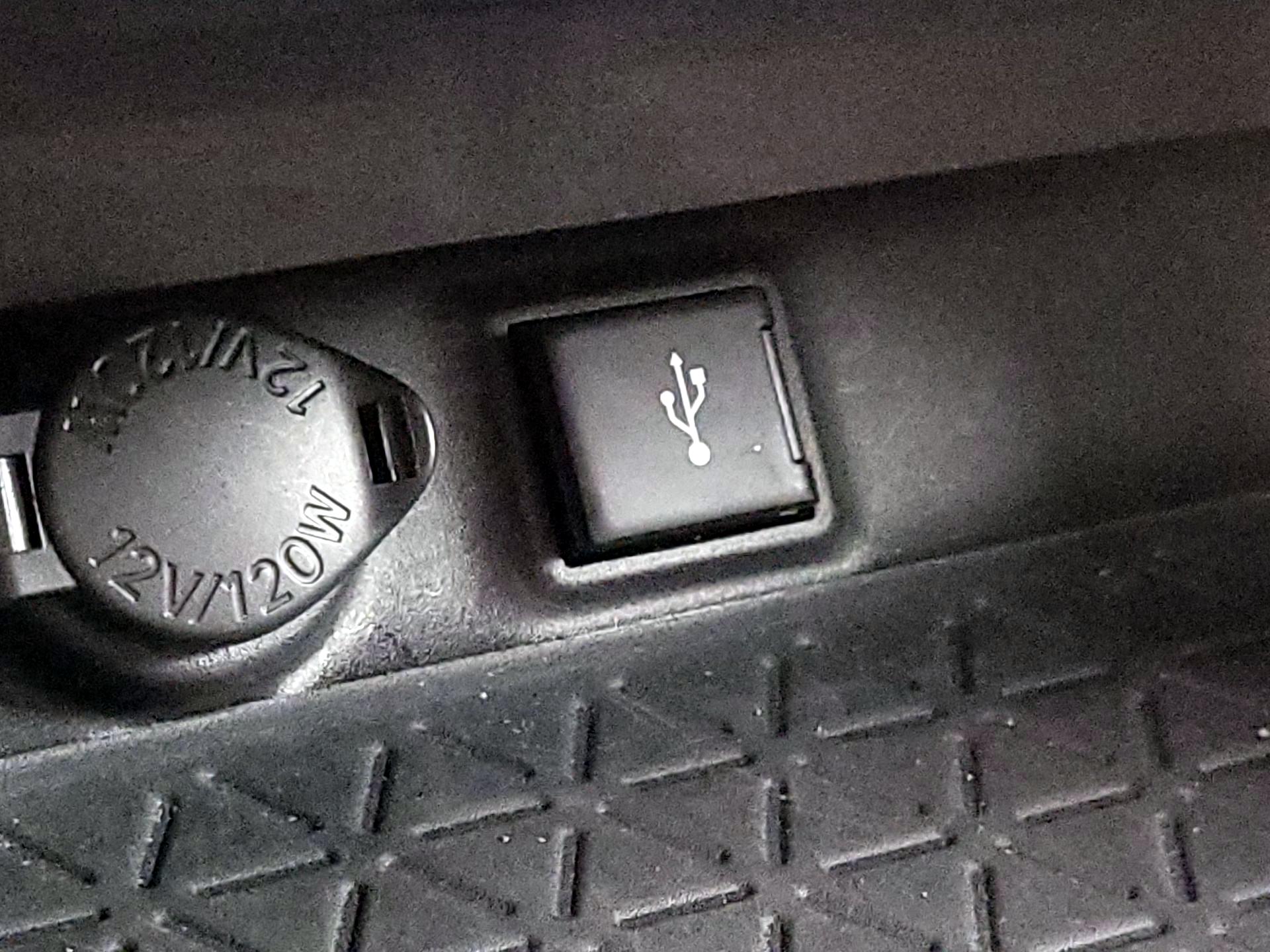 Thumbnail: 2021 Toyota RAV4 - 18
