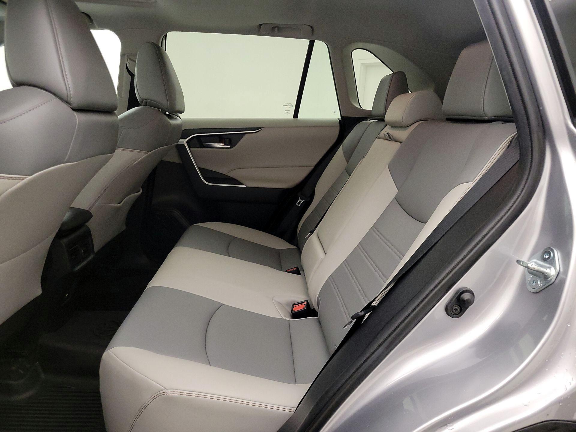 Thumbnail: 2021 Toyota RAV4 - 20