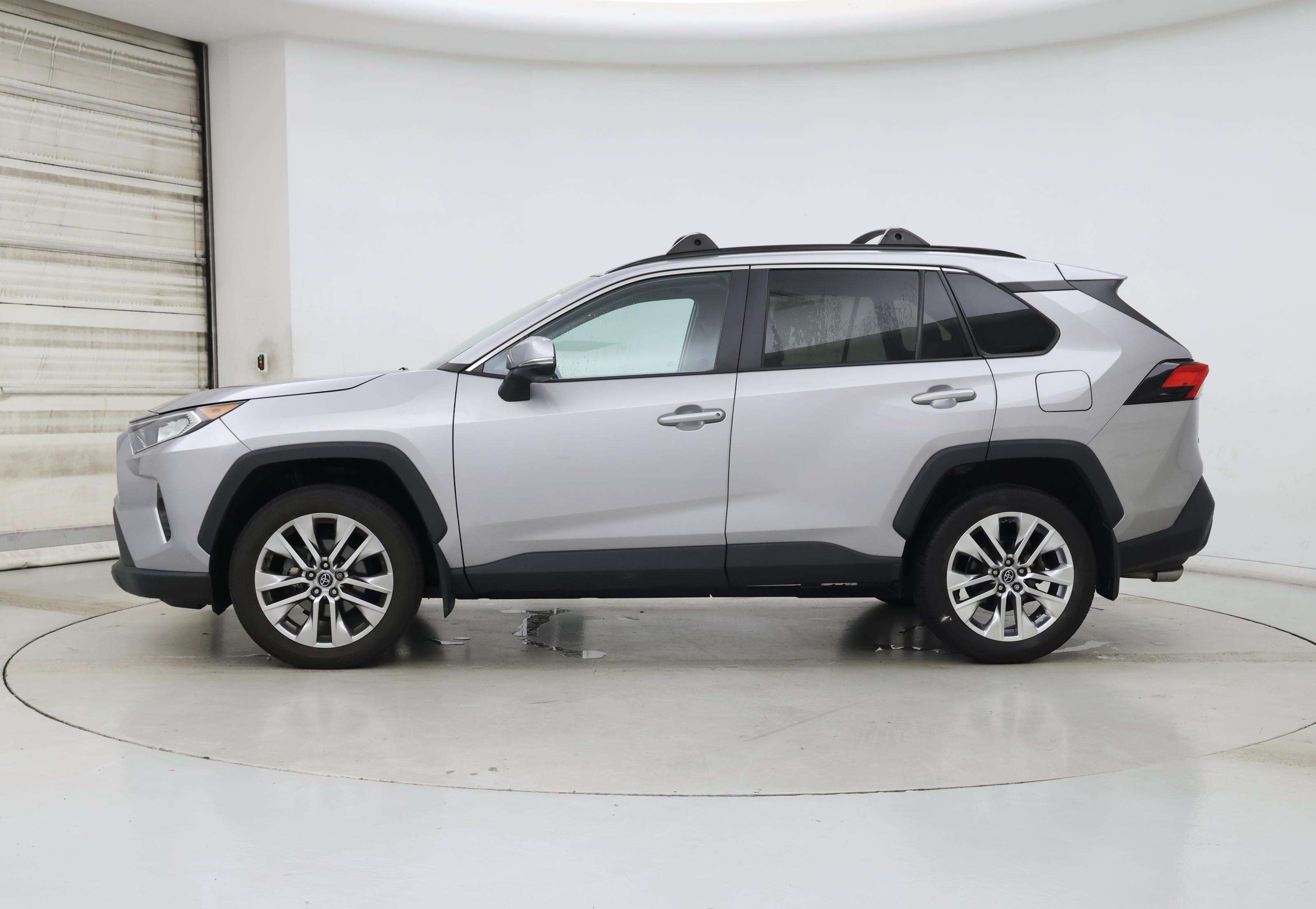 Thumbnail: 2021 Toyota RAV4 - 3