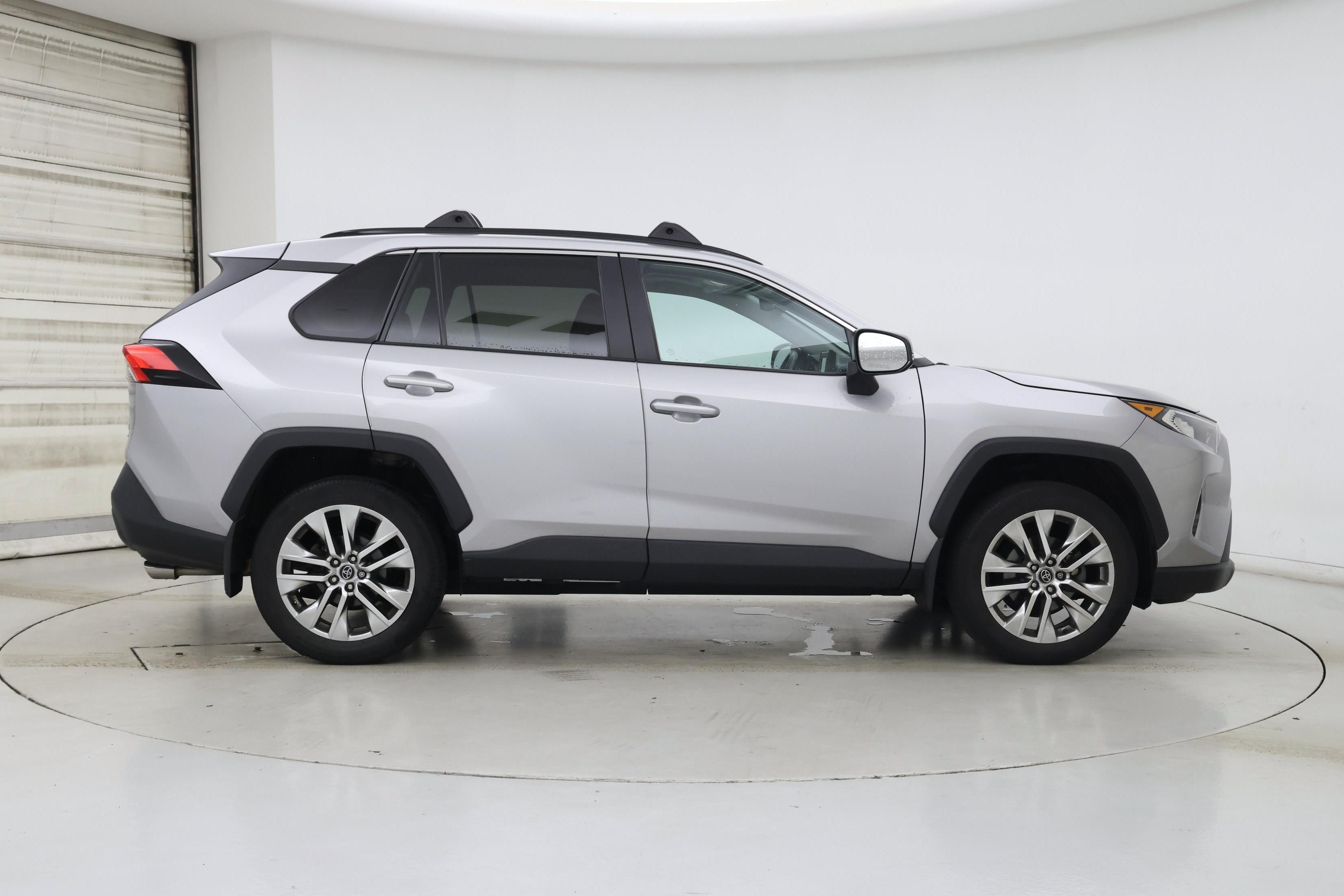 Thumbnail: 2021 Toyota RAV4 - 7
