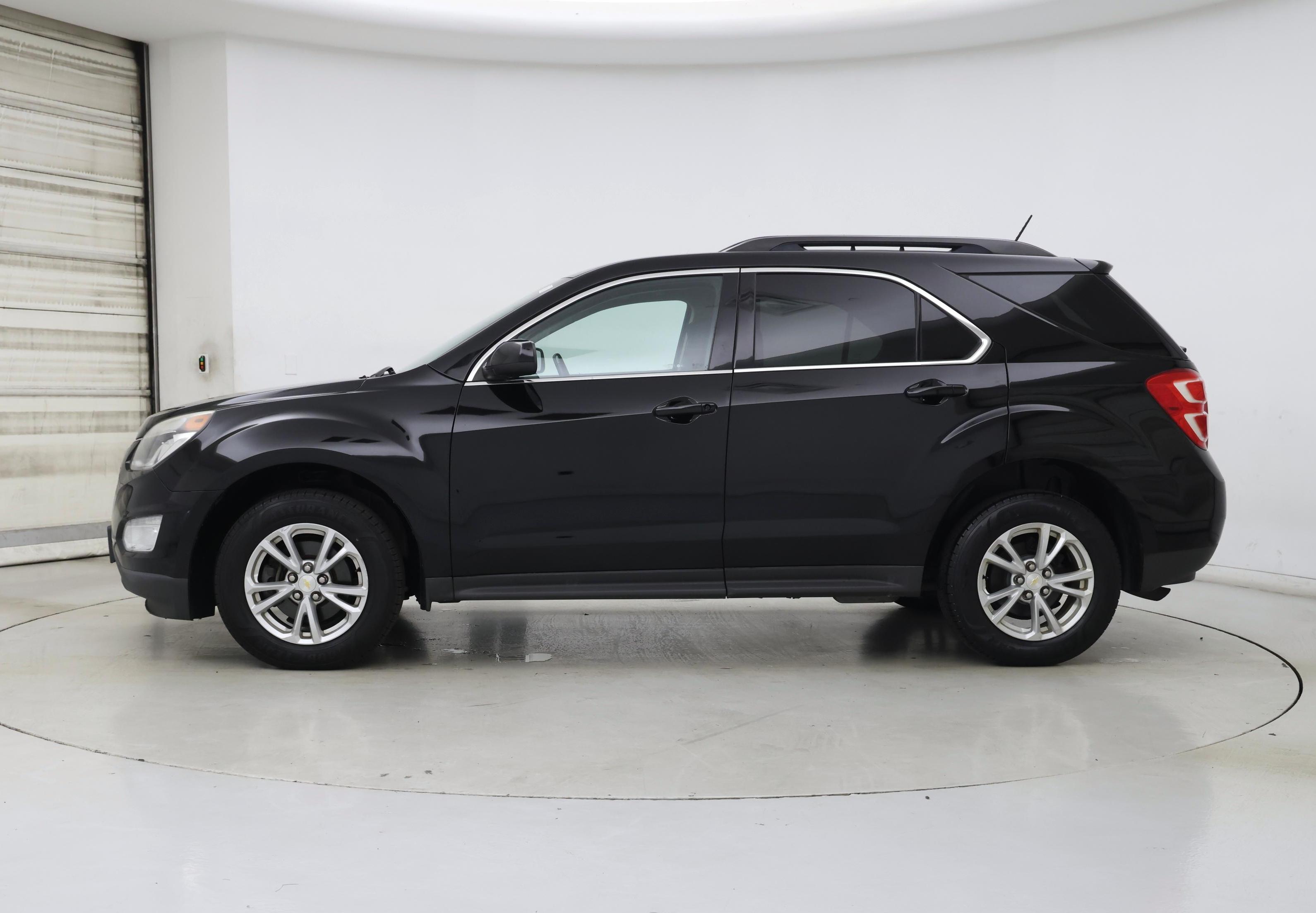 Thumbnail: 2017 Chevrolet Equinox - 3