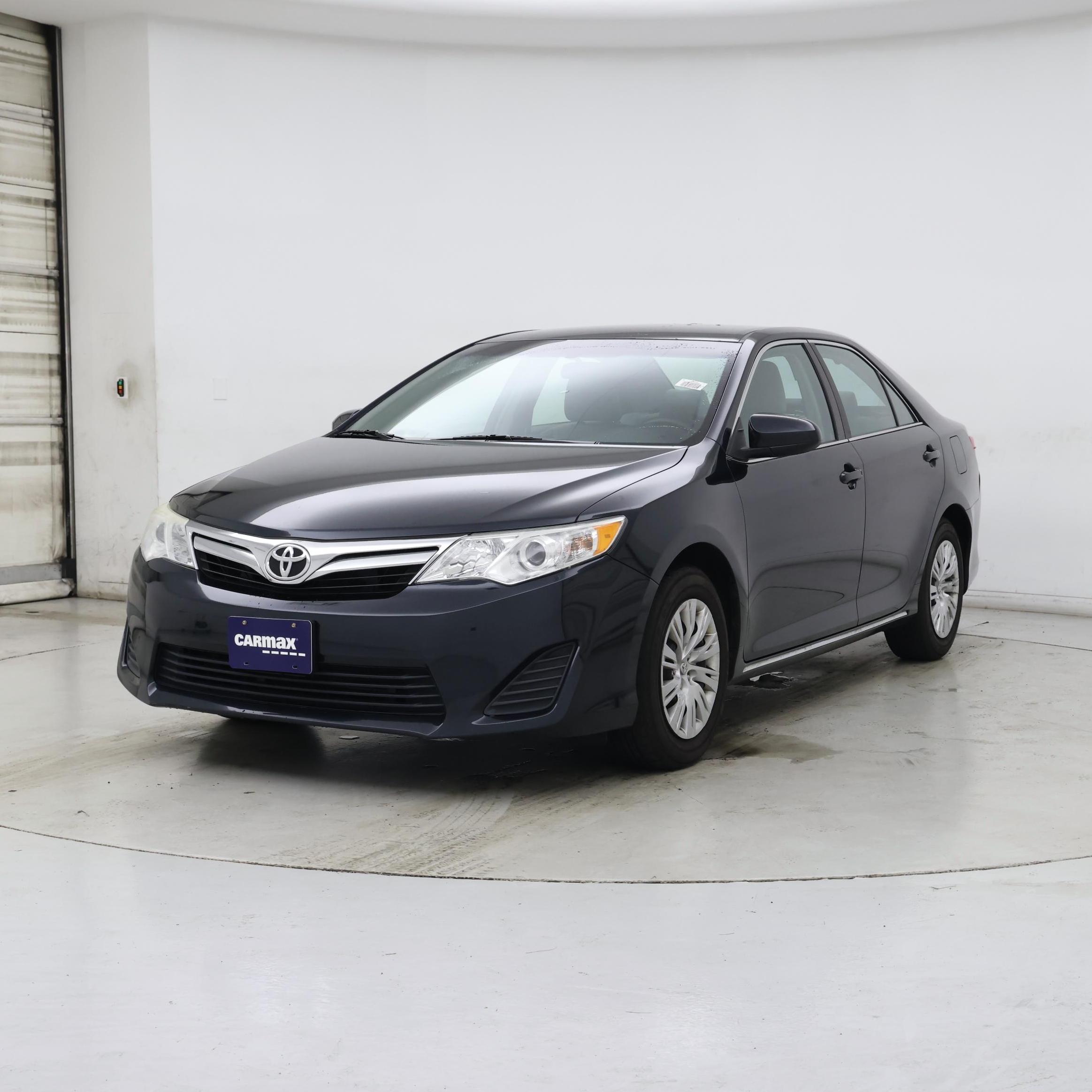 Thumbnail: 2014 Toyota Camry - 4