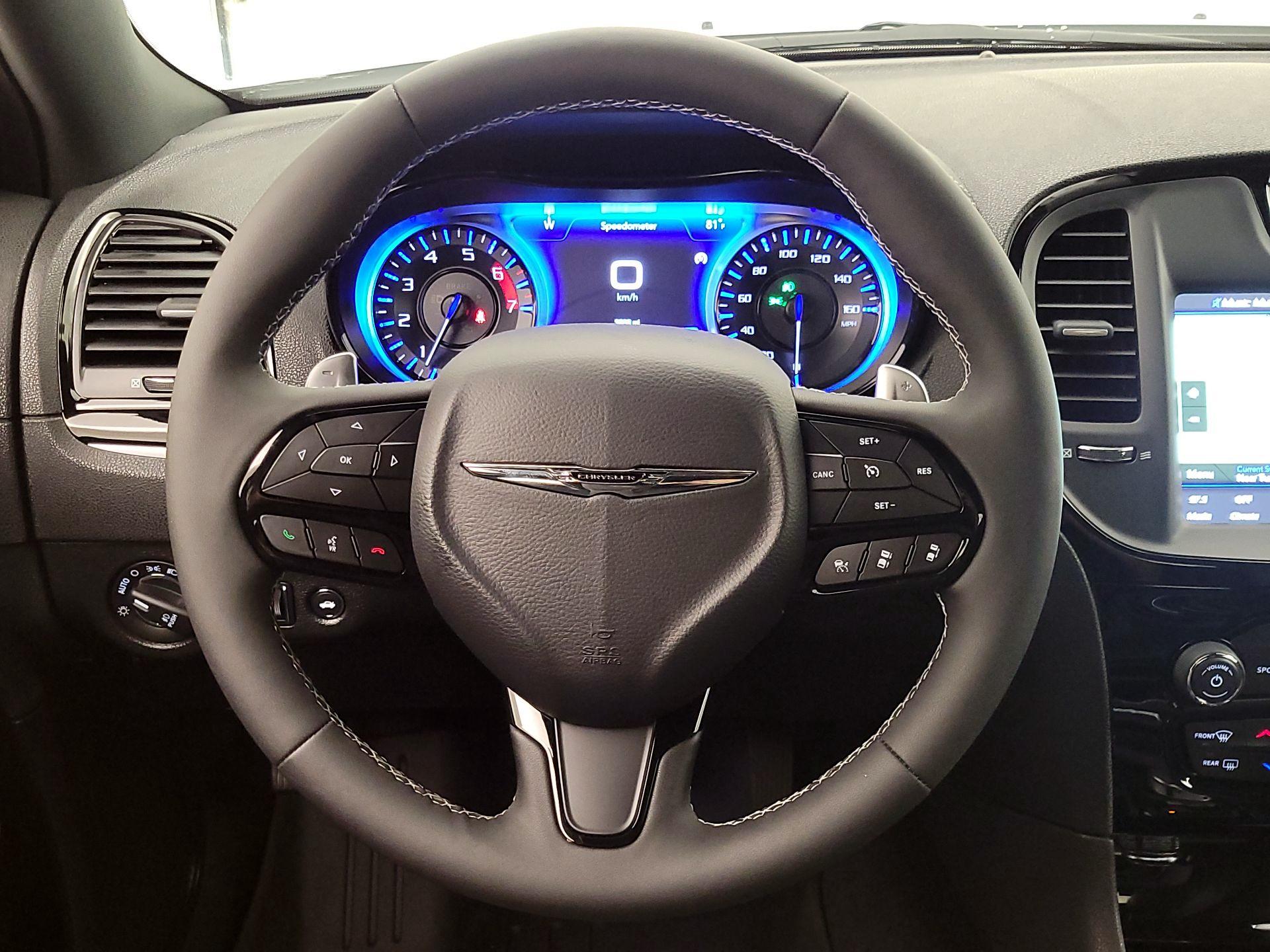 Thumbnail: 2023 Chrysler 300 - 10