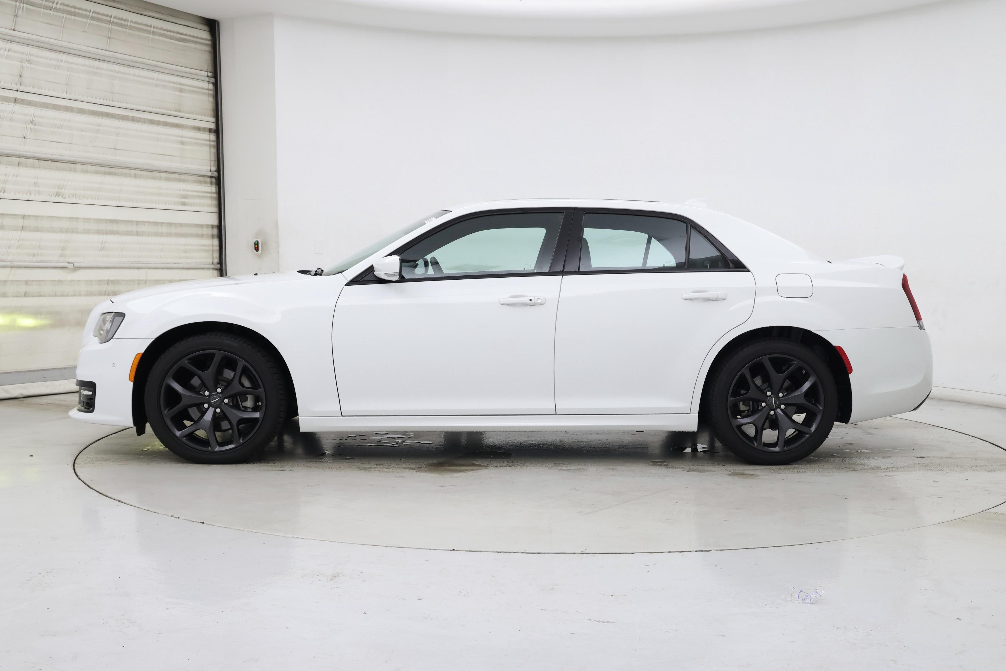 Thumbnail: 2023 Chrysler 300 - 3