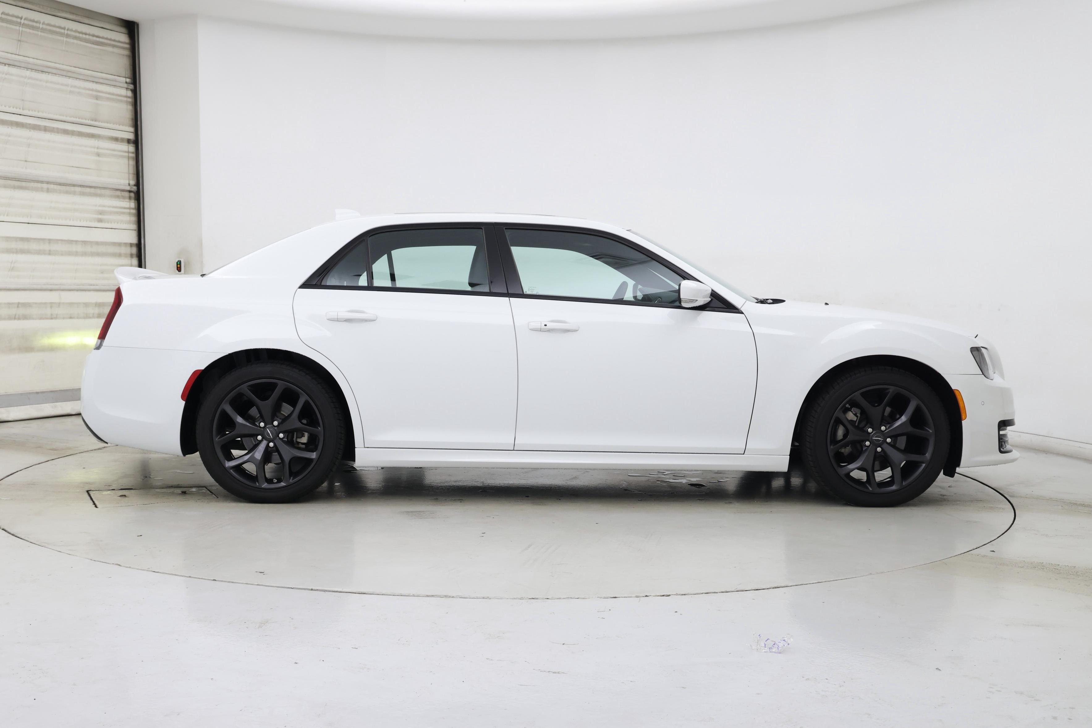 Thumbnail: 2023 Chrysler 300 - 7