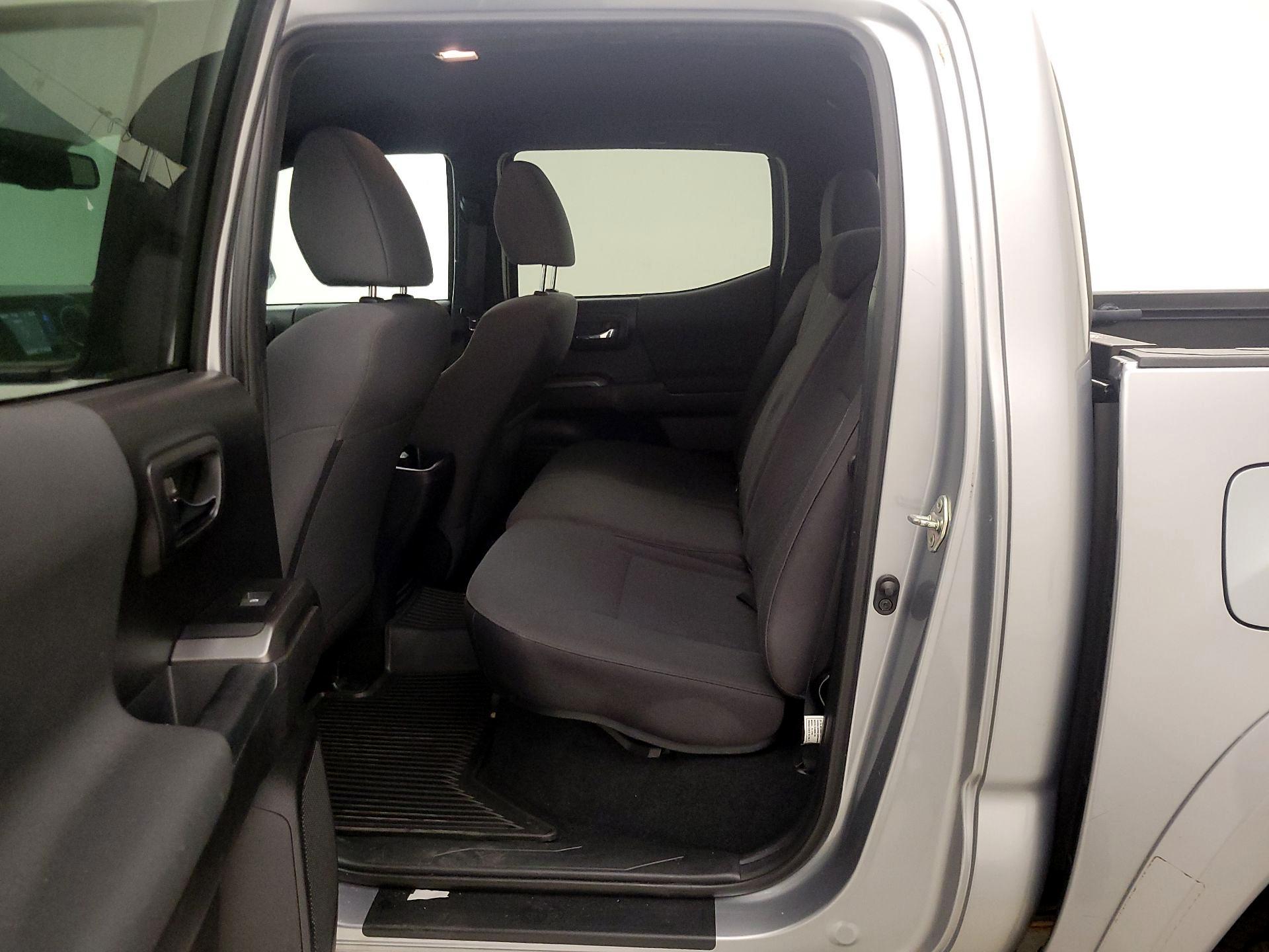 Thumbnail: 2019 Toyota Tacoma - 19