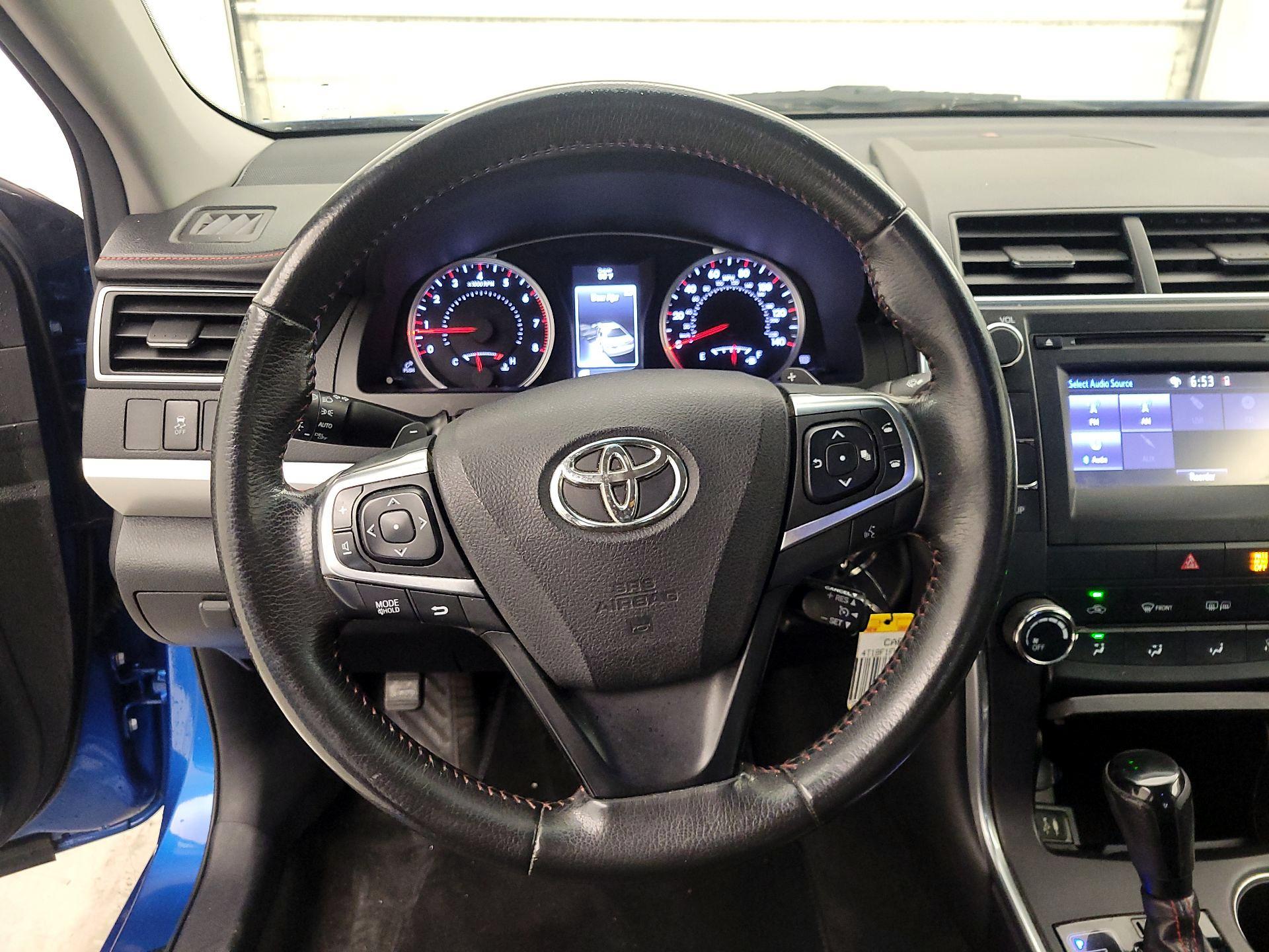 Thumbnail: 2017 Toyota Camry - 10