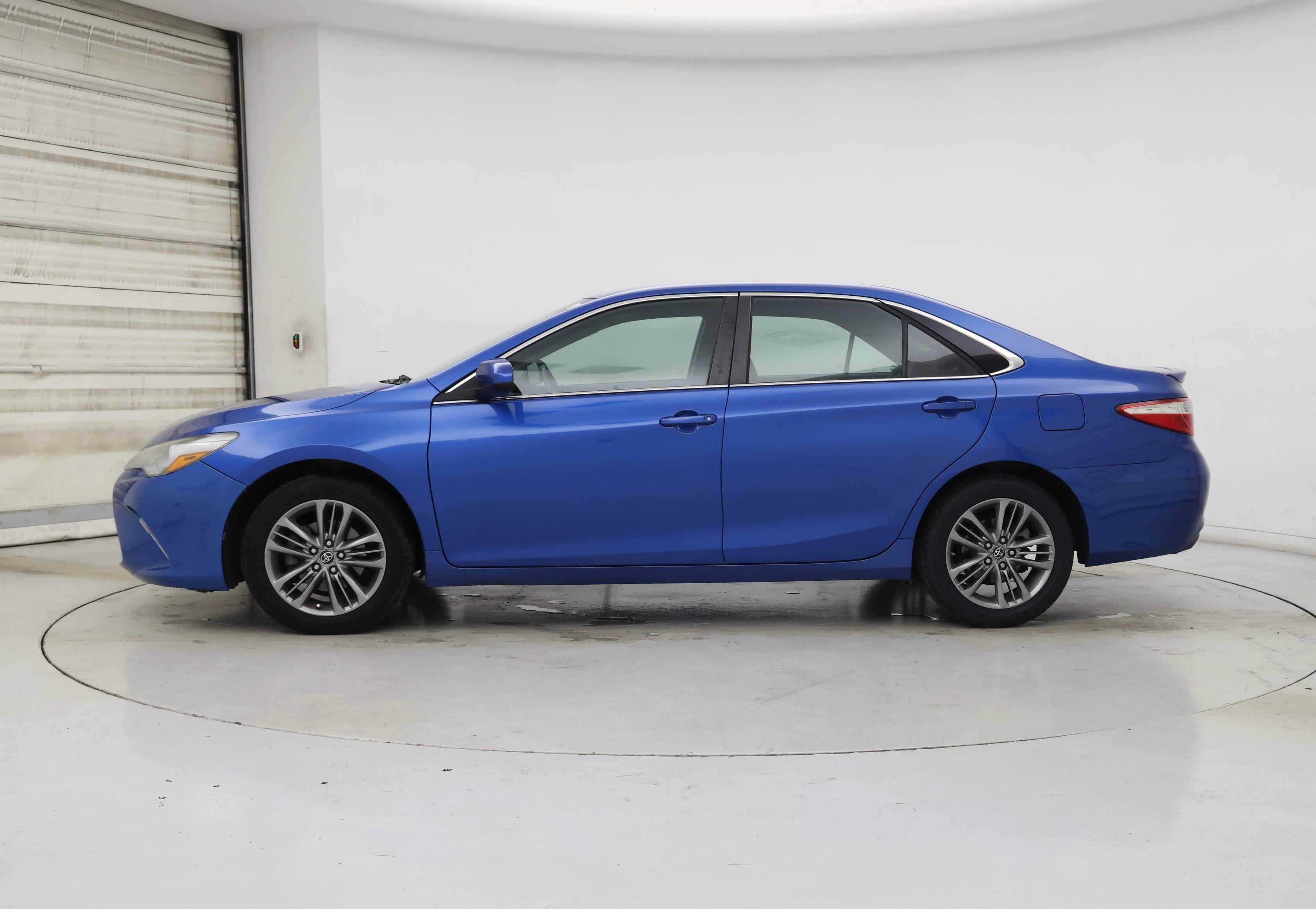Thumbnail: 2017 Toyota Camry - 3