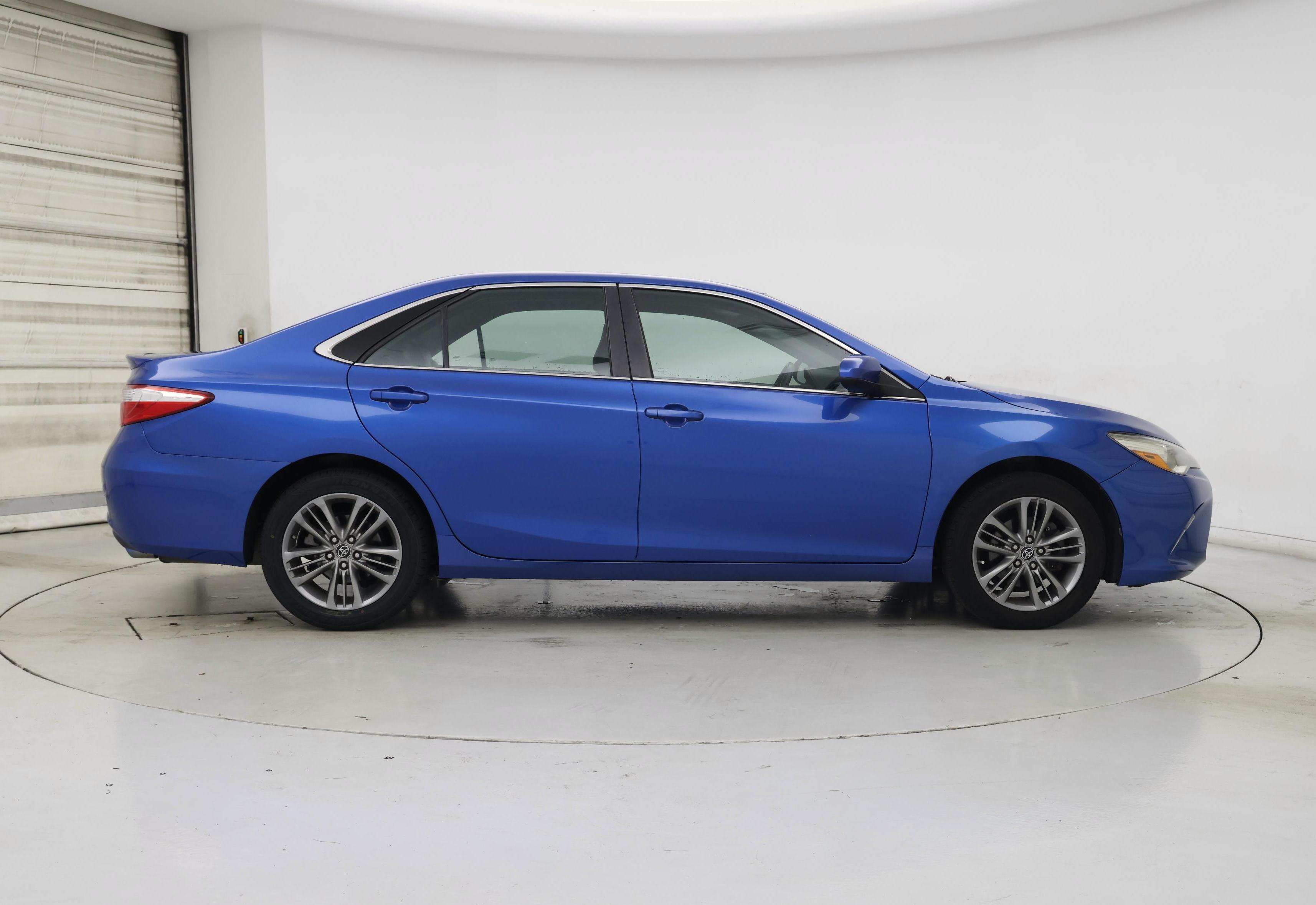 Thumbnail: 2017 Toyota Camry - 7