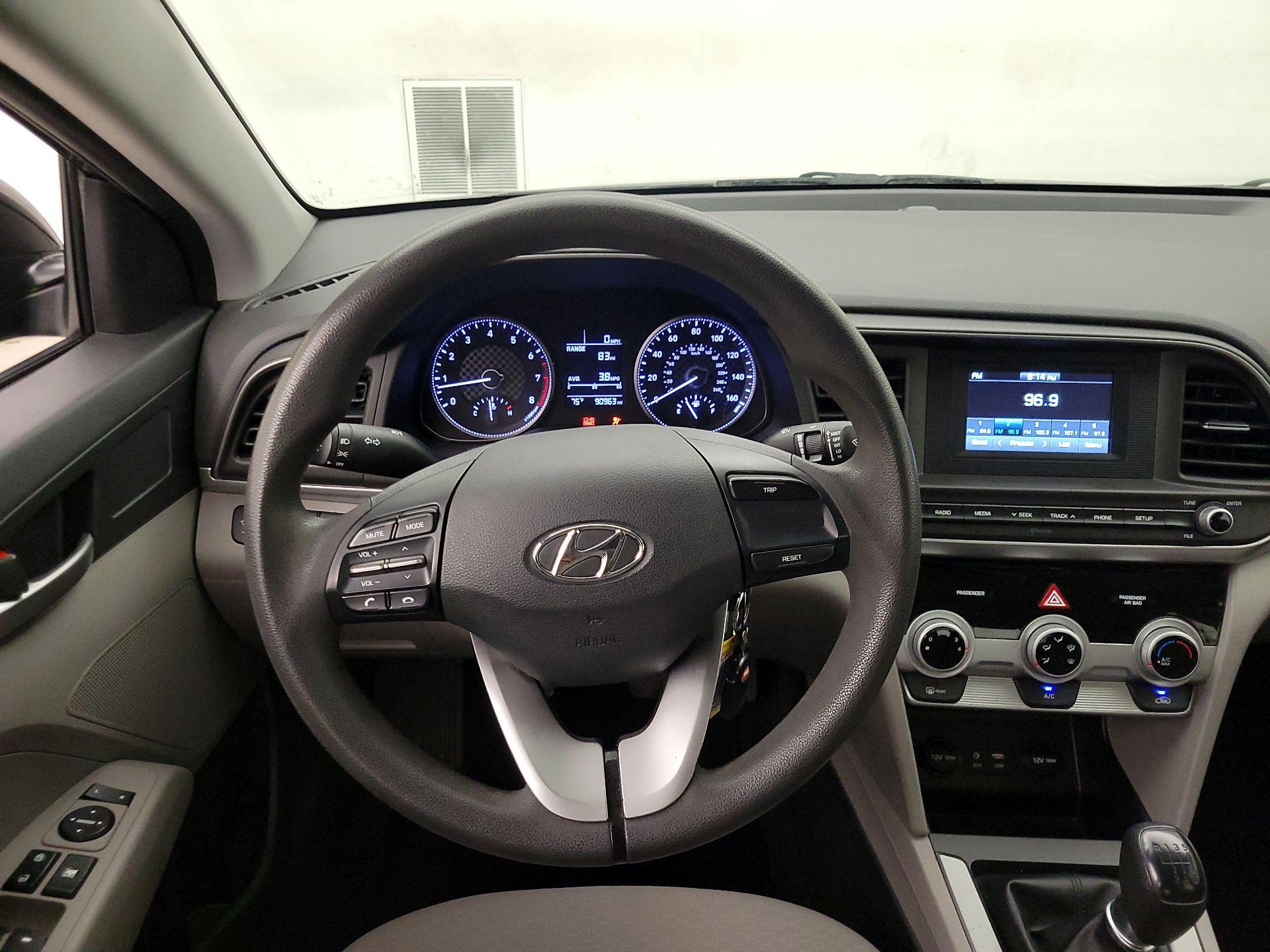 Thumbnail: 2019 Hyundai Elantra - 10