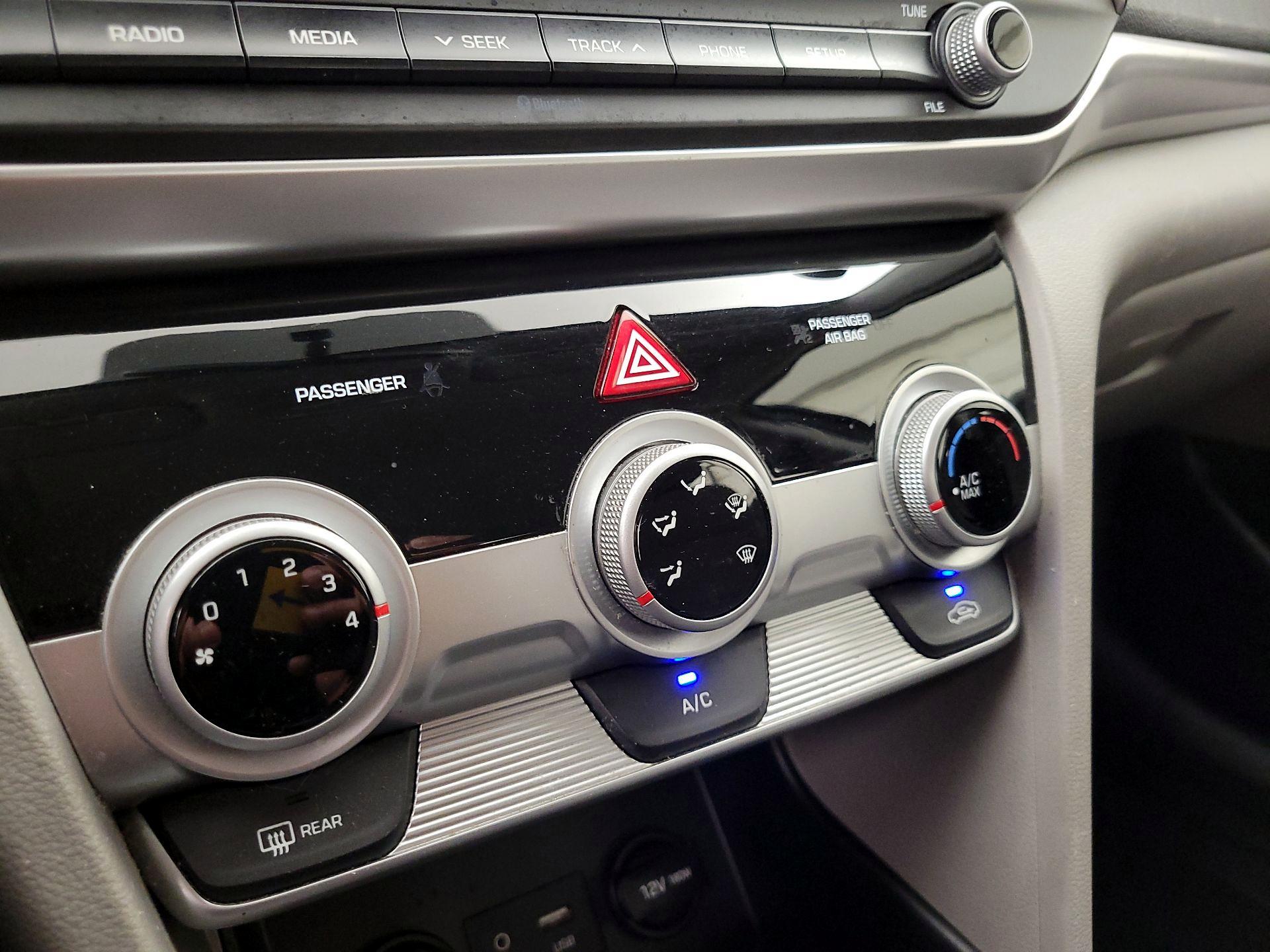 Thumbnail: 2019 Hyundai Elantra - 16