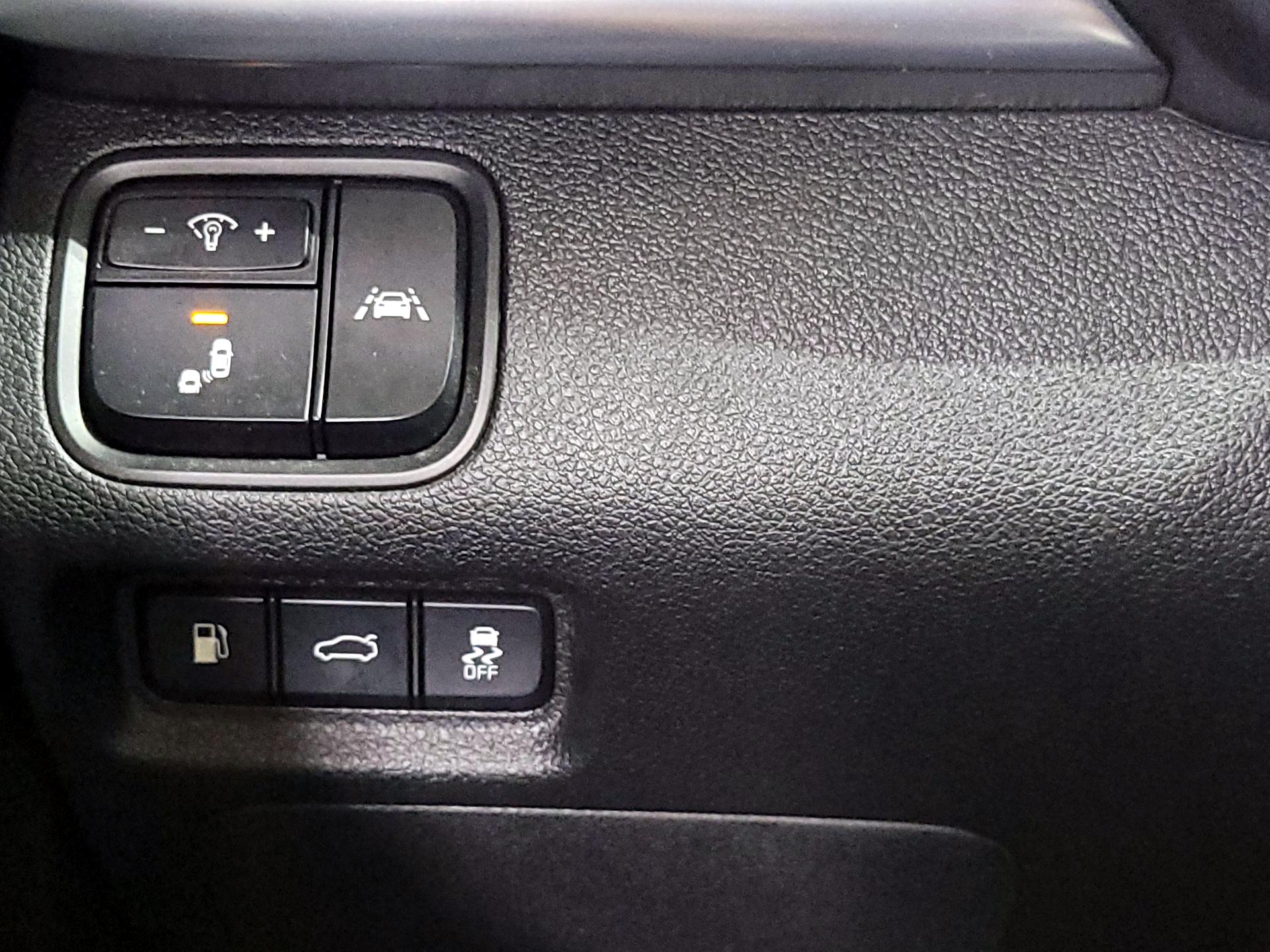 Thumbnail: 2017 Kia Optima - 13