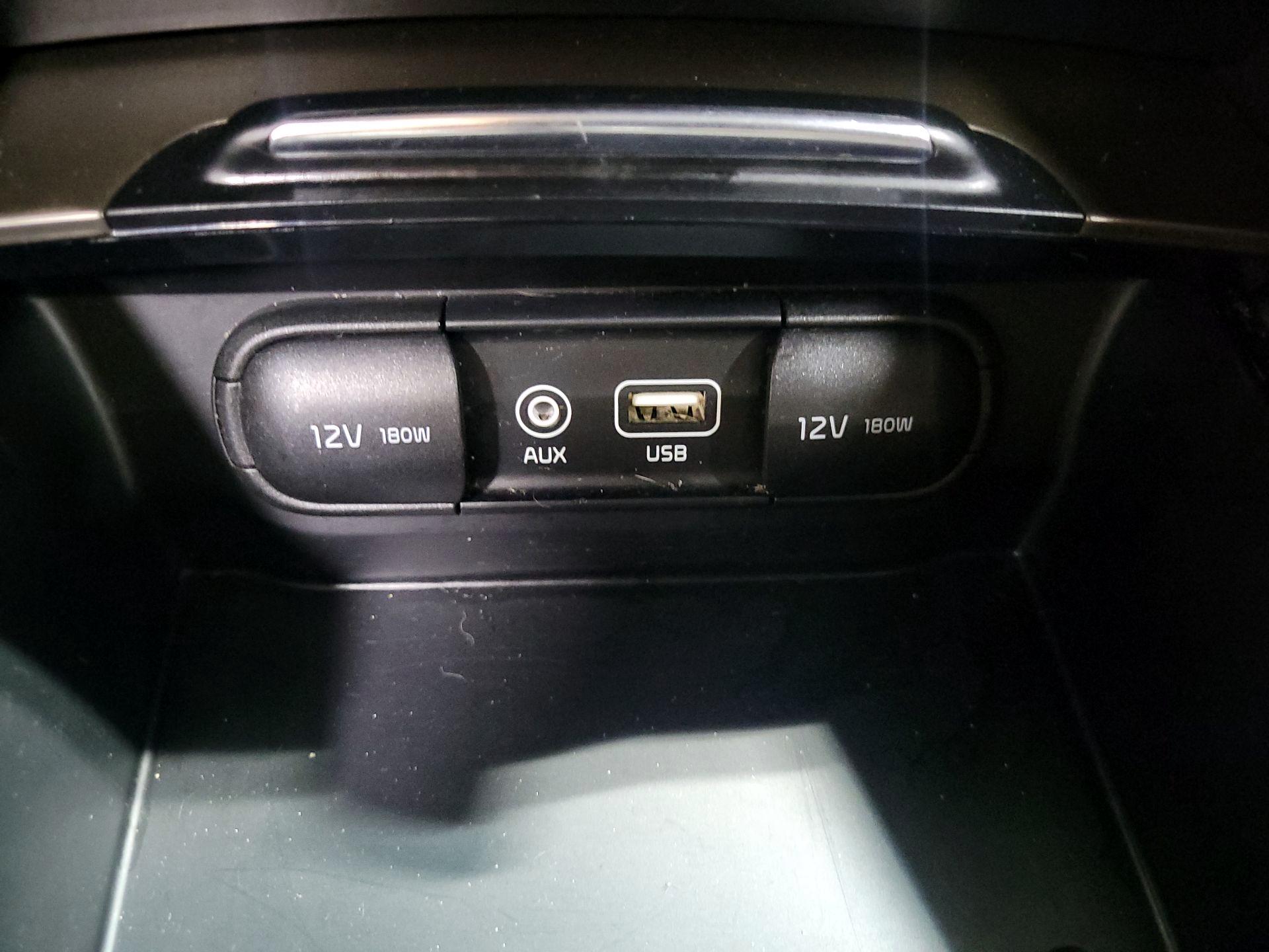 Thumbnail: 2017 Kia Optima - 18