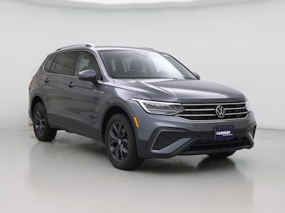 Gray 2023 Volkswagen Tiguan SE