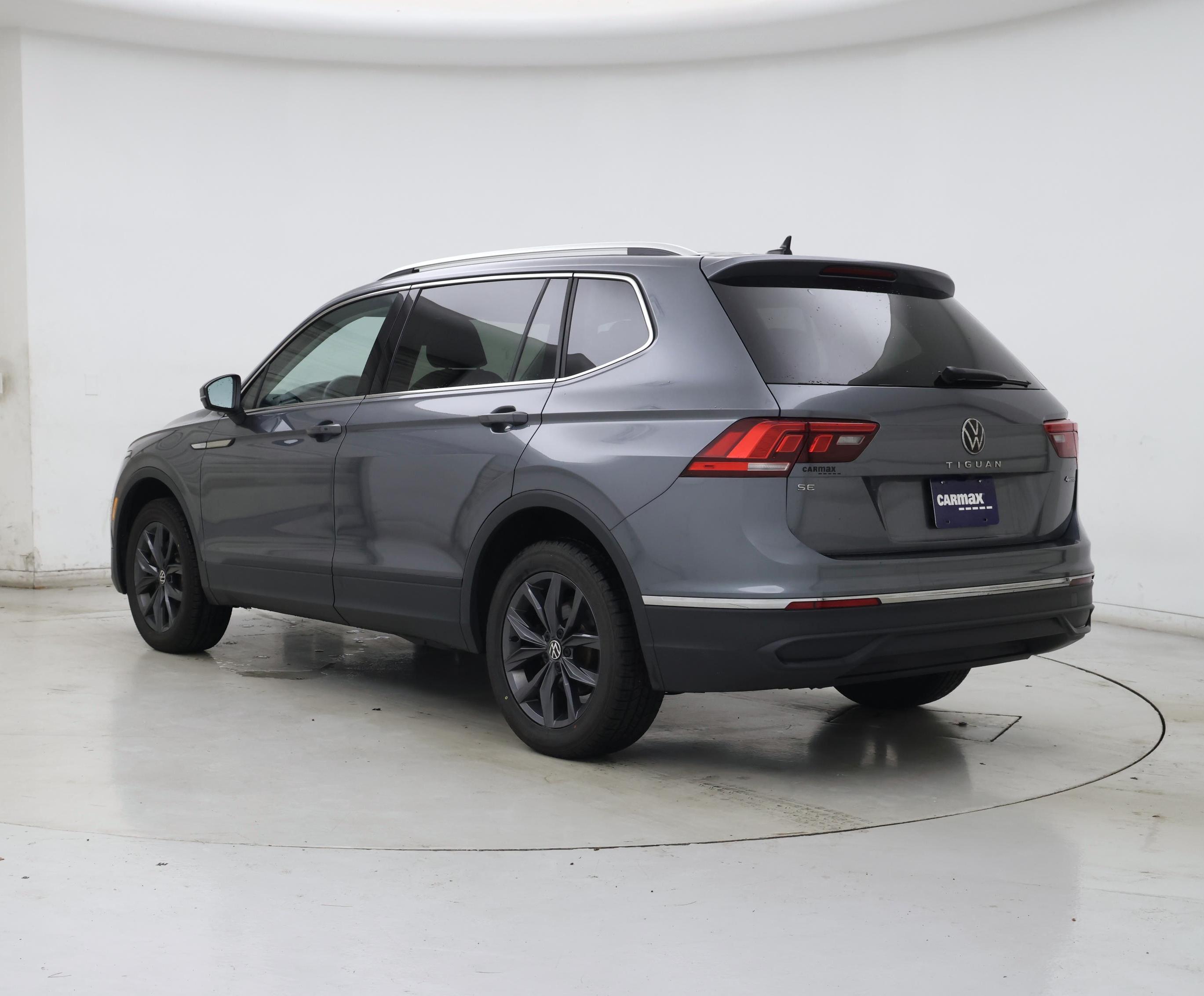 Thumbnail: 2023 Volkswagen Tiguan - 2