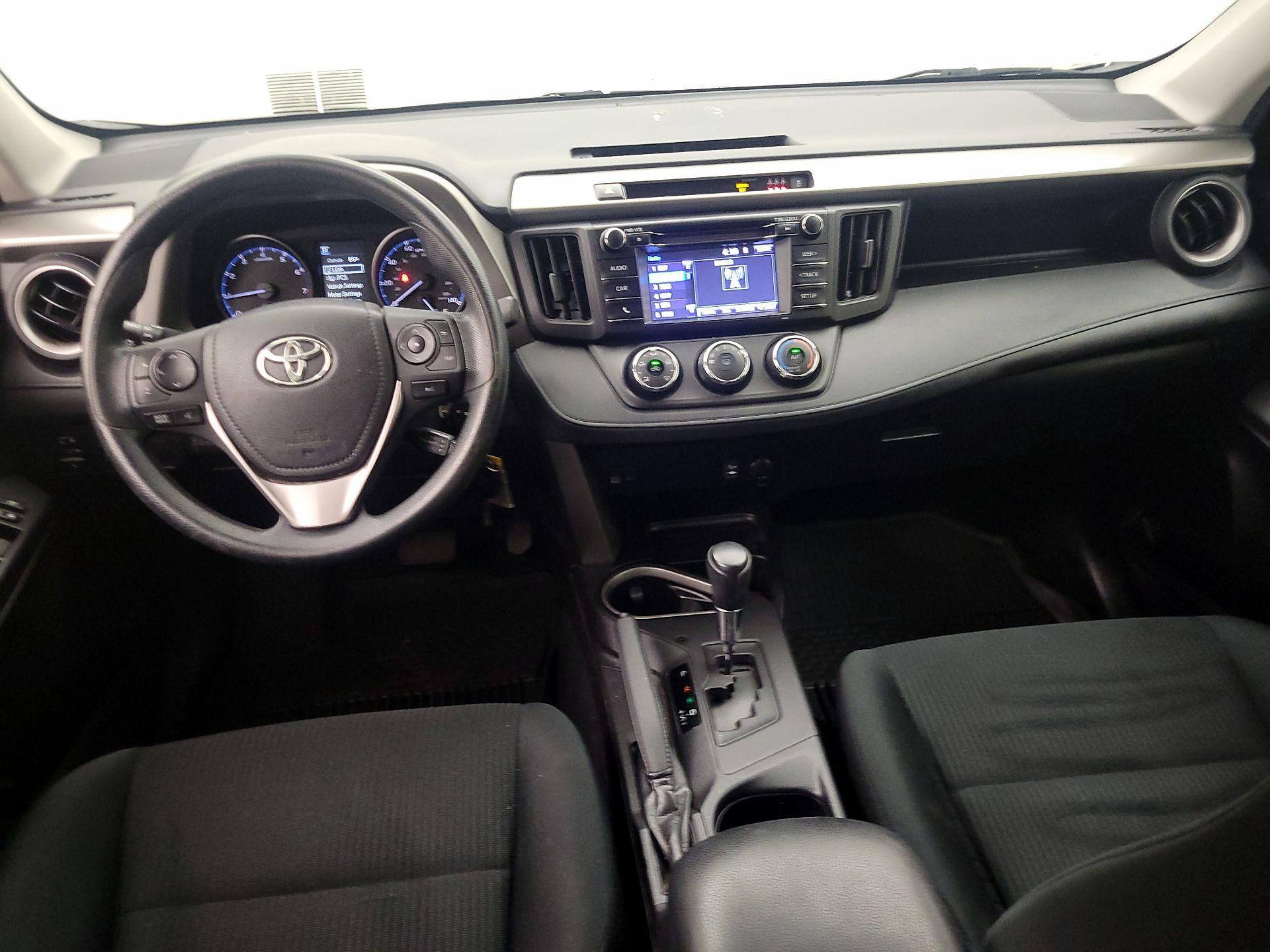 Thumbnail: 2018 Toyota RAV4 - 9