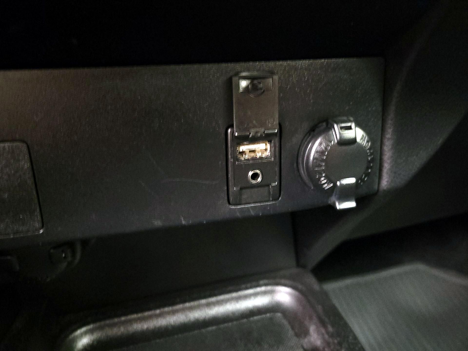 Thumbnail: 2018 Toyota RAV4 - 18
