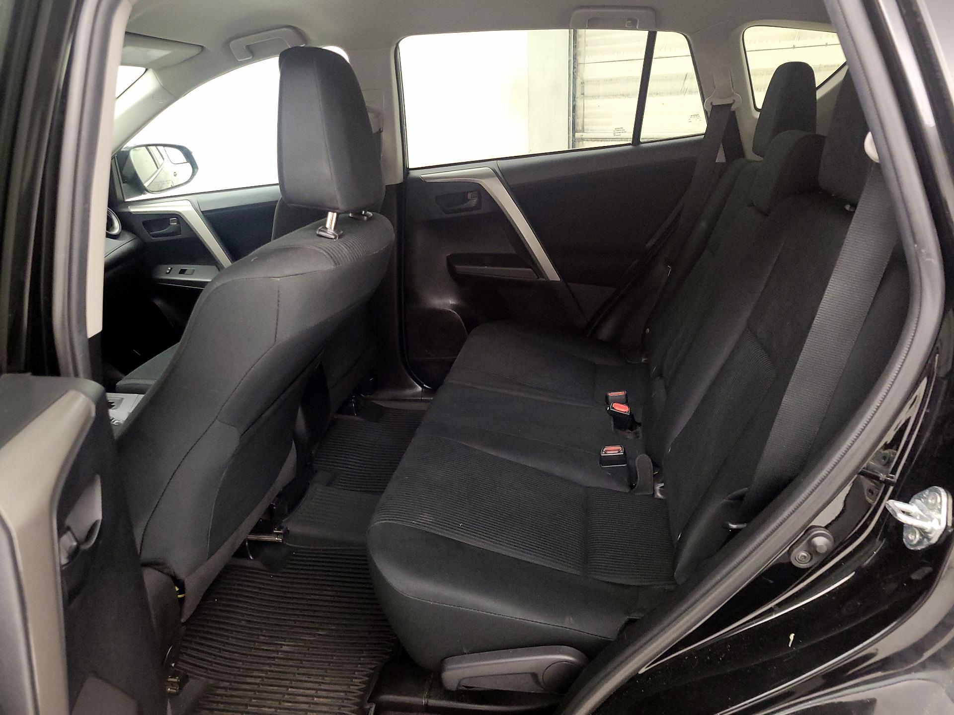Thumbnail: 2018 Toyota RAV4 - 19