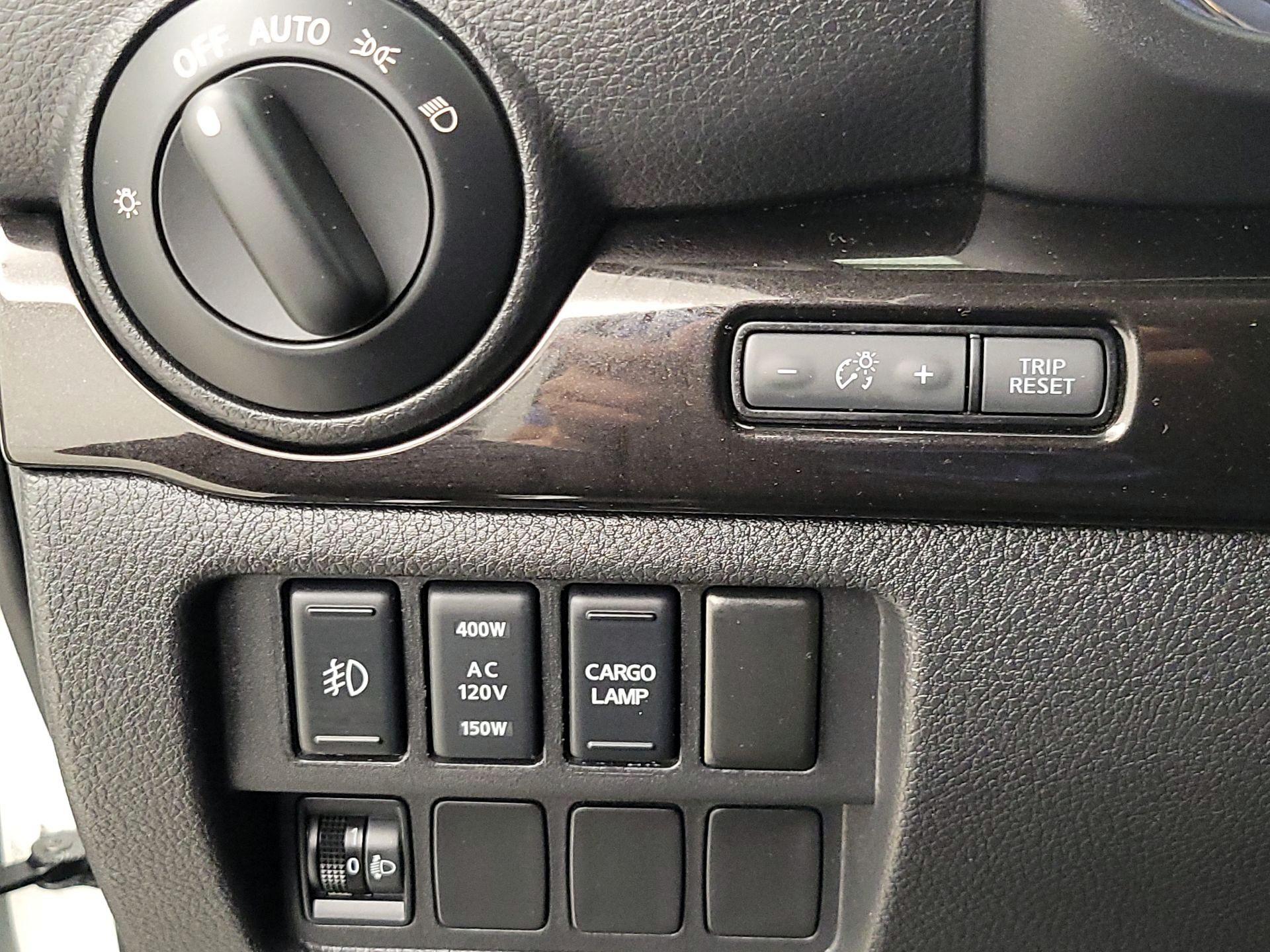 Thumbnail: 2019 Nissan Titan - 13