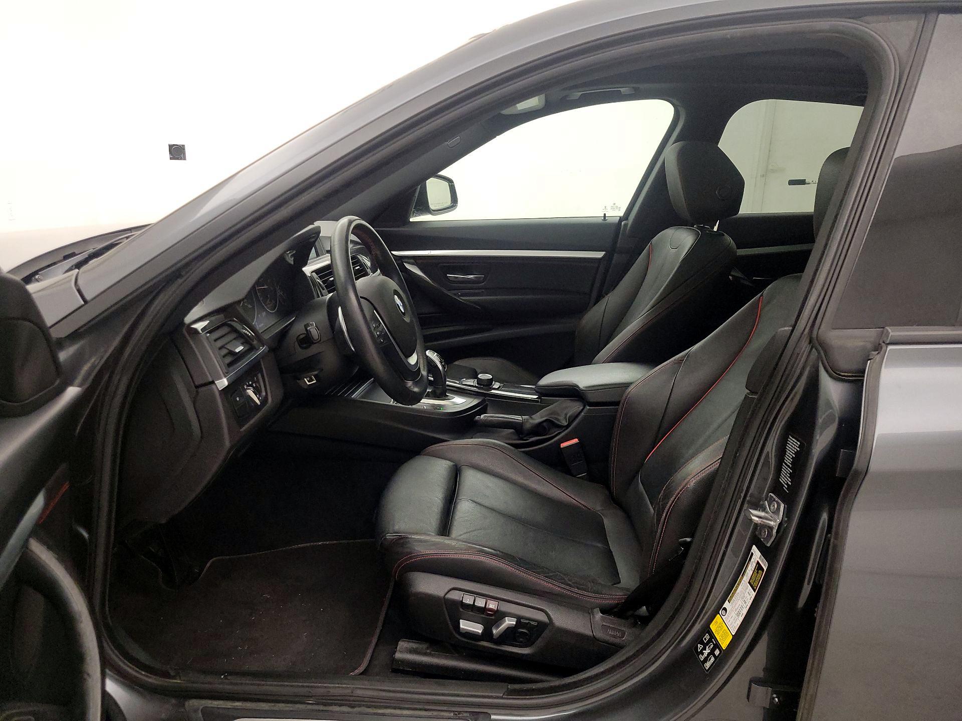 Thumbnail: 2016 BMW 3 Series - 11