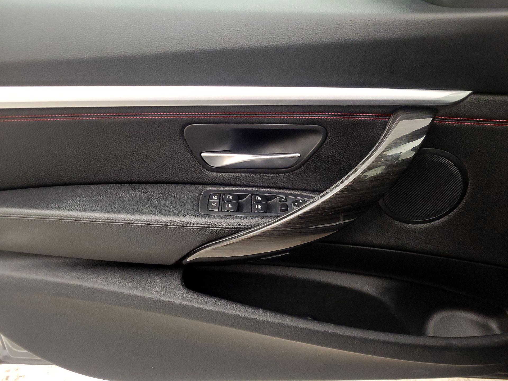 Thumbnail: 2016 BMW 3 Series - 12