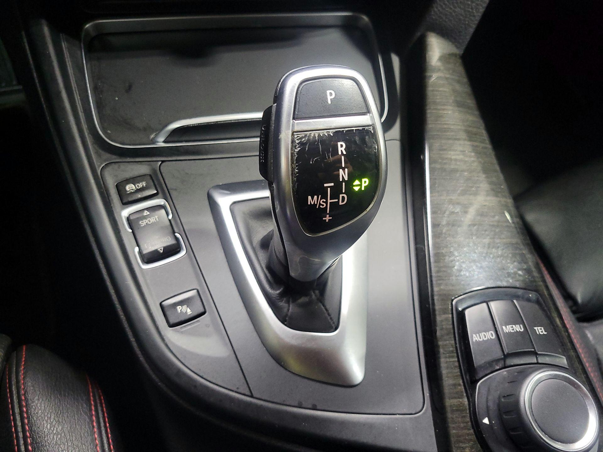 Thumbnail: 2016 BMW 3 Series - 17