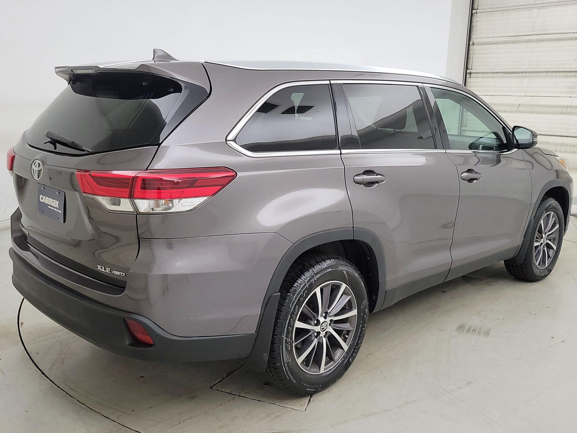 Thumbnail: 2019 Toyota Highlander - 5