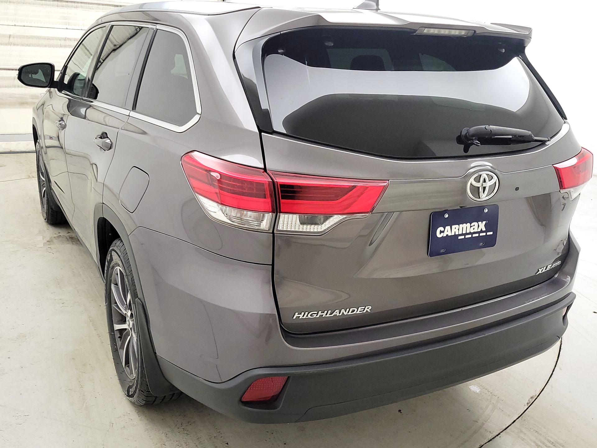 Thumbnail: 2019 Toyota Highlander - 7